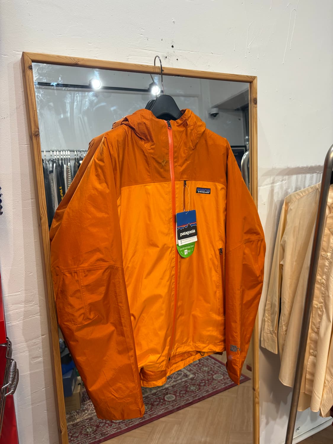 파타고니아 오렌지 그라데이션 나노 스톰 자켓 상품이미지1