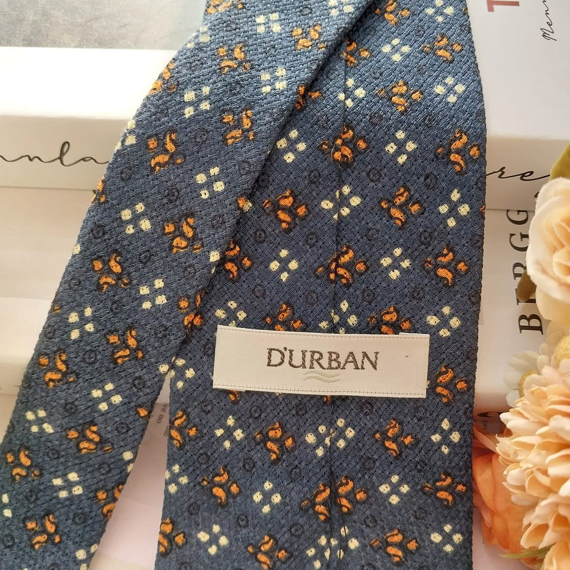 더반 실크 네이비 클래식 패턴 넥타이 9.5cm A등급 K1451
 상품이미지7