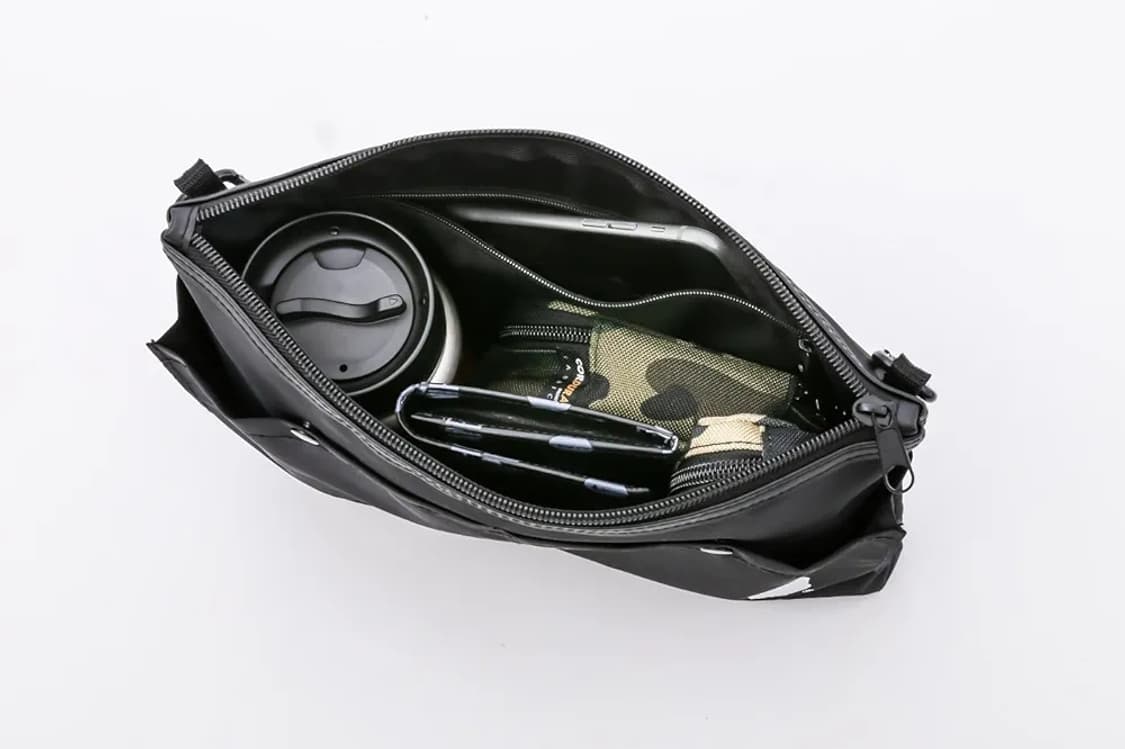 (수수료판매자부담)베이프 잡지부록 미니로고 크로스백 가방 상품이미지3