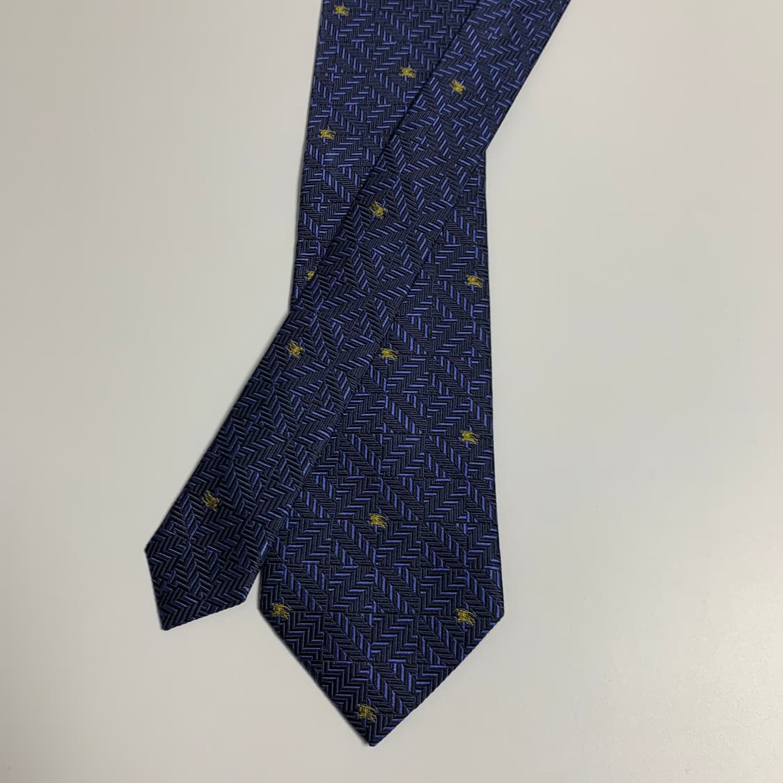 버버리(BURBERRY) 모노그램 명품넥타이 기하학적패턴 S등급 상품이미지3