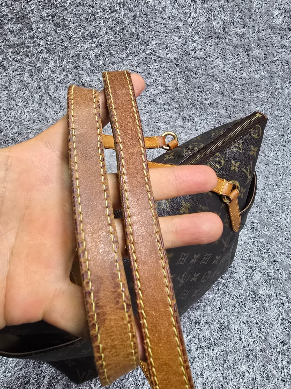 루이비통 모노그램 캔버스 토탈리 MM 숄더백 상품이미지6