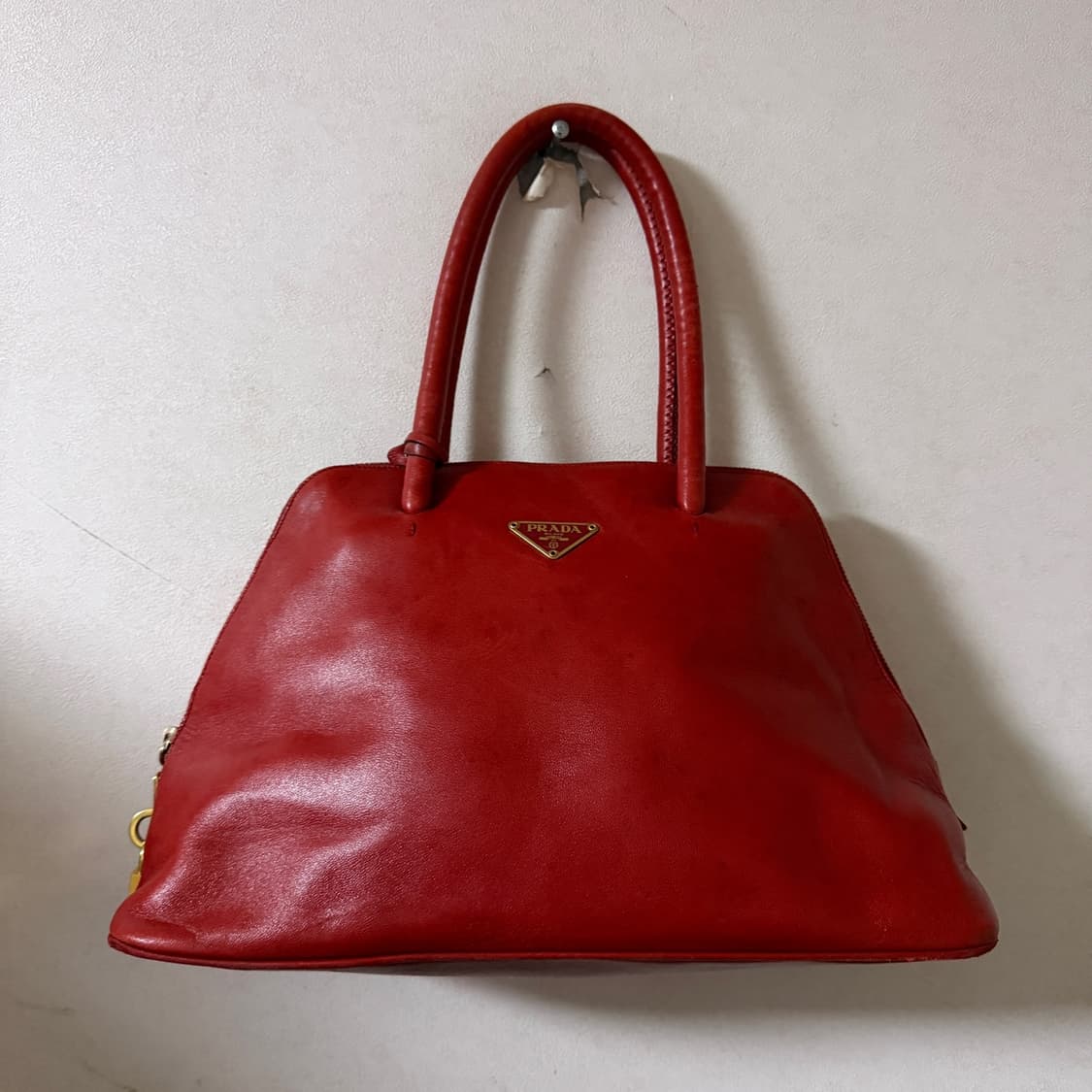 프라다 레더 삼각로고 레더 토트백 상품이미지8