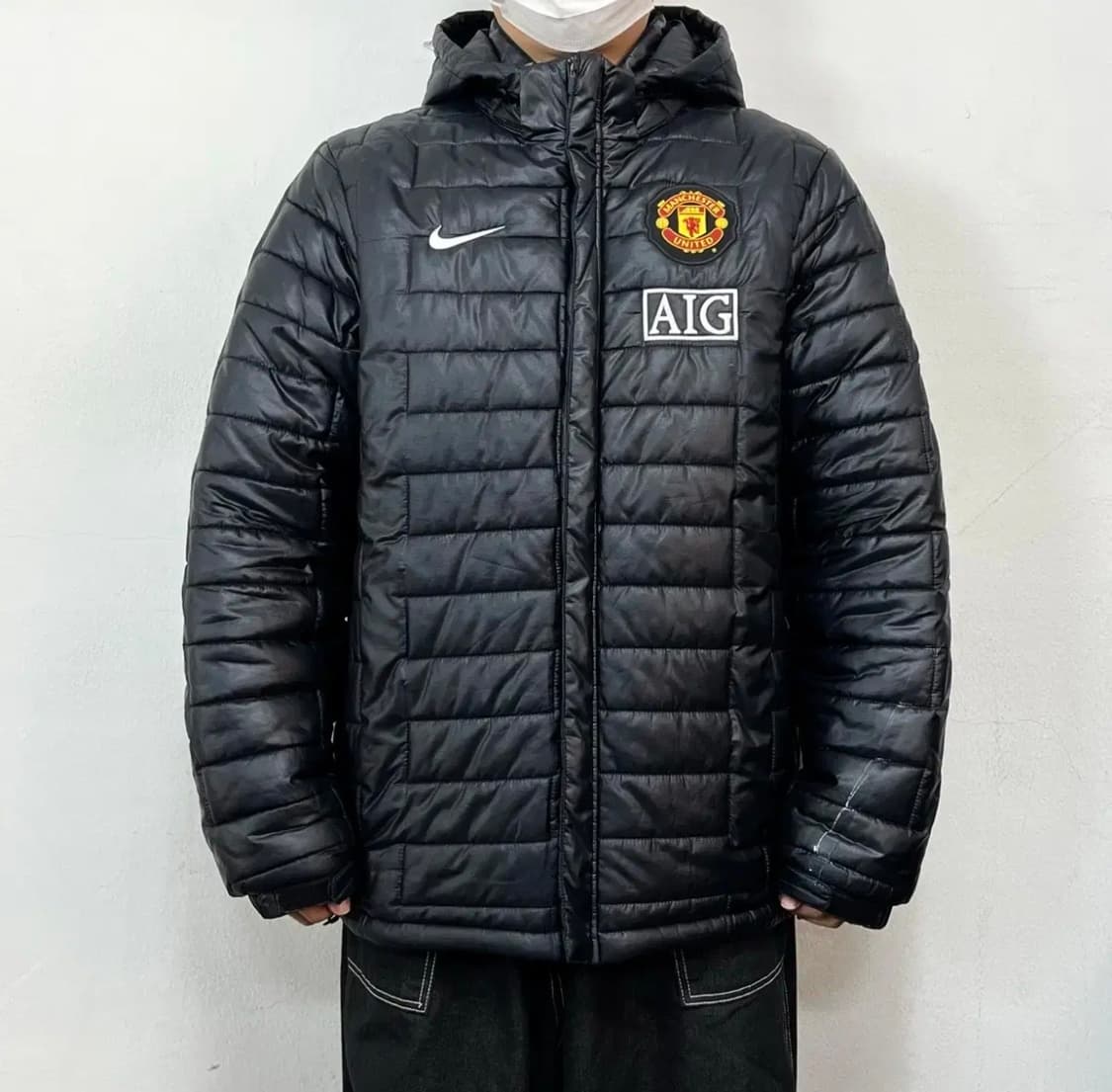 나이키 스우시 AIG 맨체스터 유나이티드 점퍼 자켓 블랙 상품이미지2
