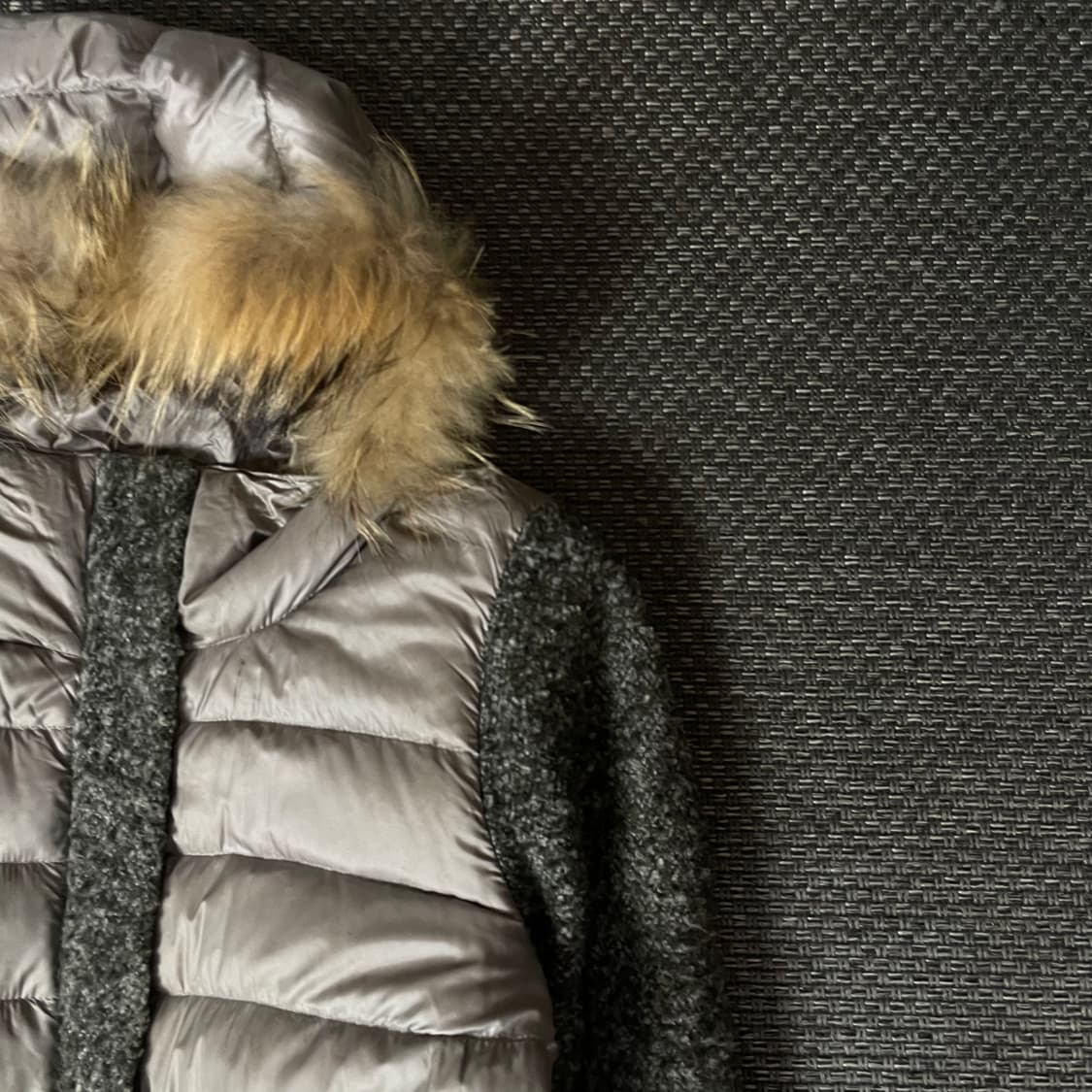 다운인타운 그레이 혼방 퍼 롱자켓 상품이미지3