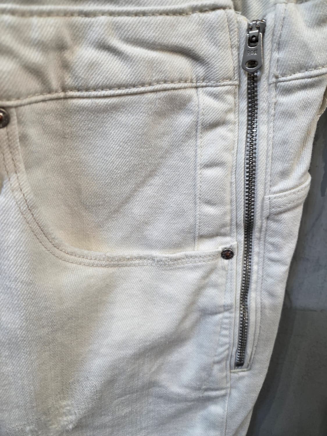 G-STAR ARC 3D BF OVERALL화이트 데님 멜빵바지(S) 상품이미지4