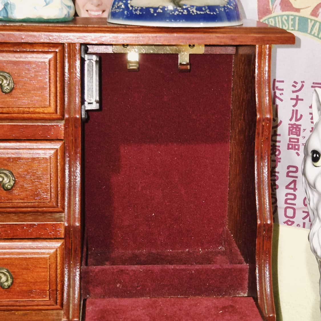 70s 엔틱 우드 플로랄 페인팅 오르골 대형 서랍장 상품이미지9