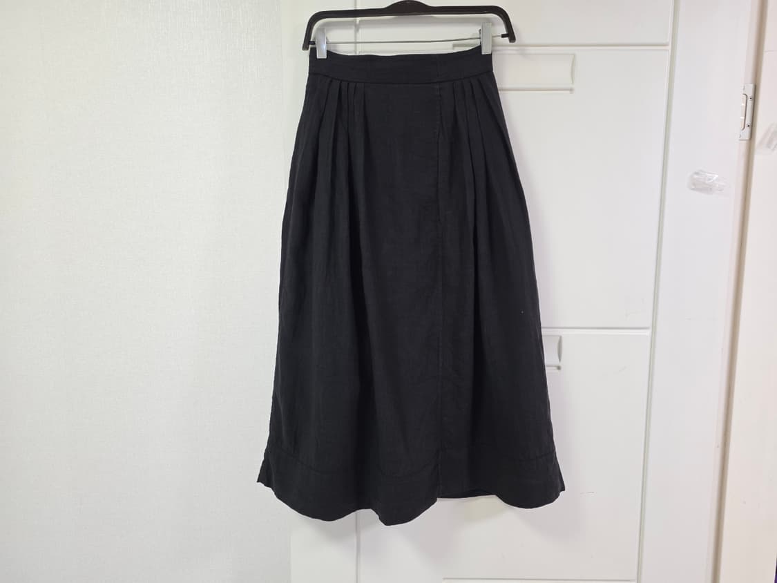 bassike 블랙 린넨100% 주름배색 오픈형 스커트 25
 상품이미지2