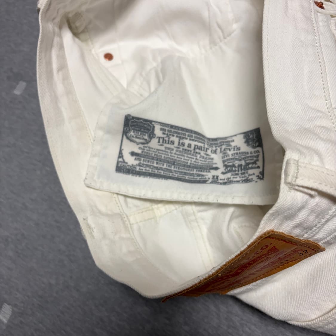 [W31 L32] 리바이스 501 화이트 데님팬츠 상품이미지7