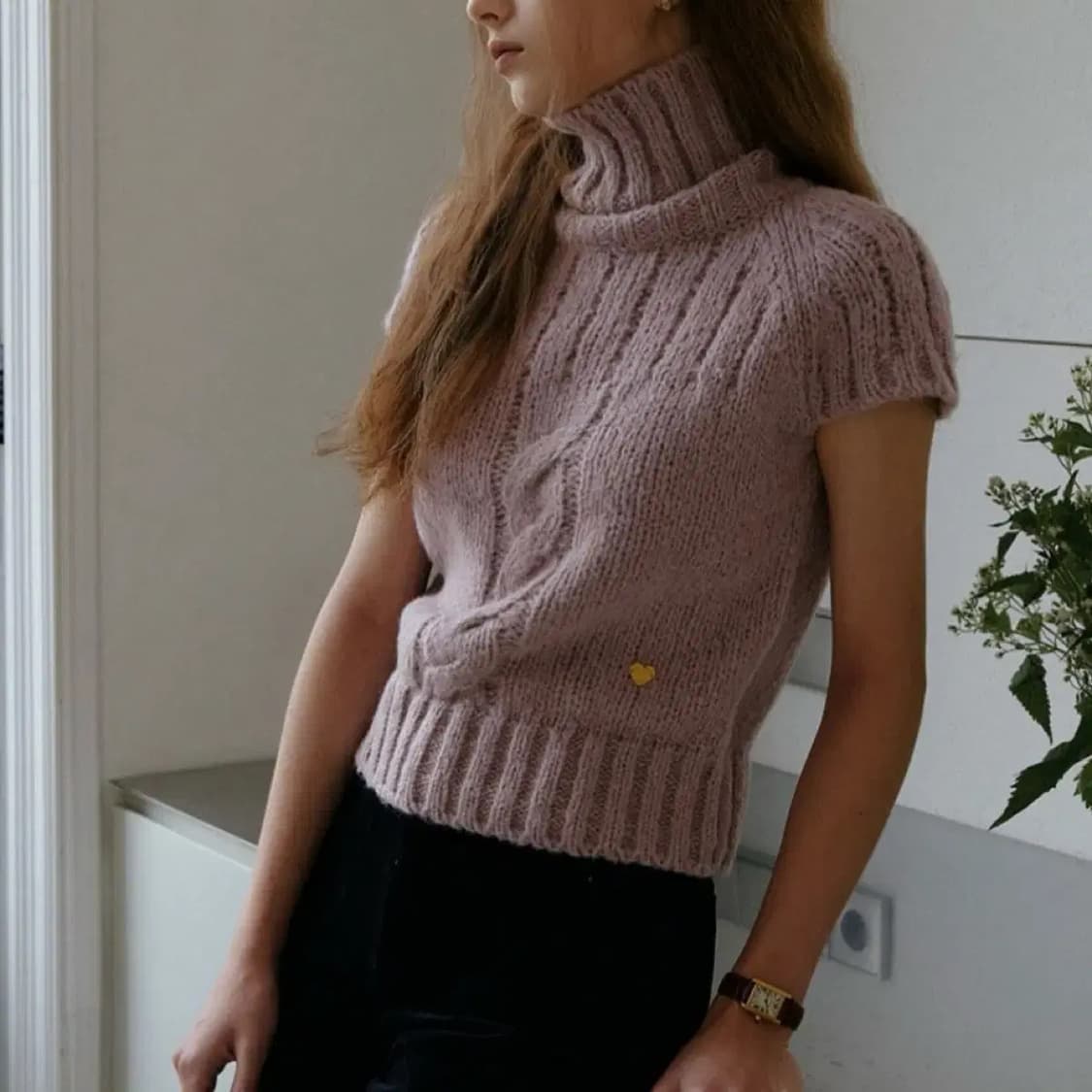 어랜 트위스트 터틀넥 반팔 니트 새상품 상품이미지2