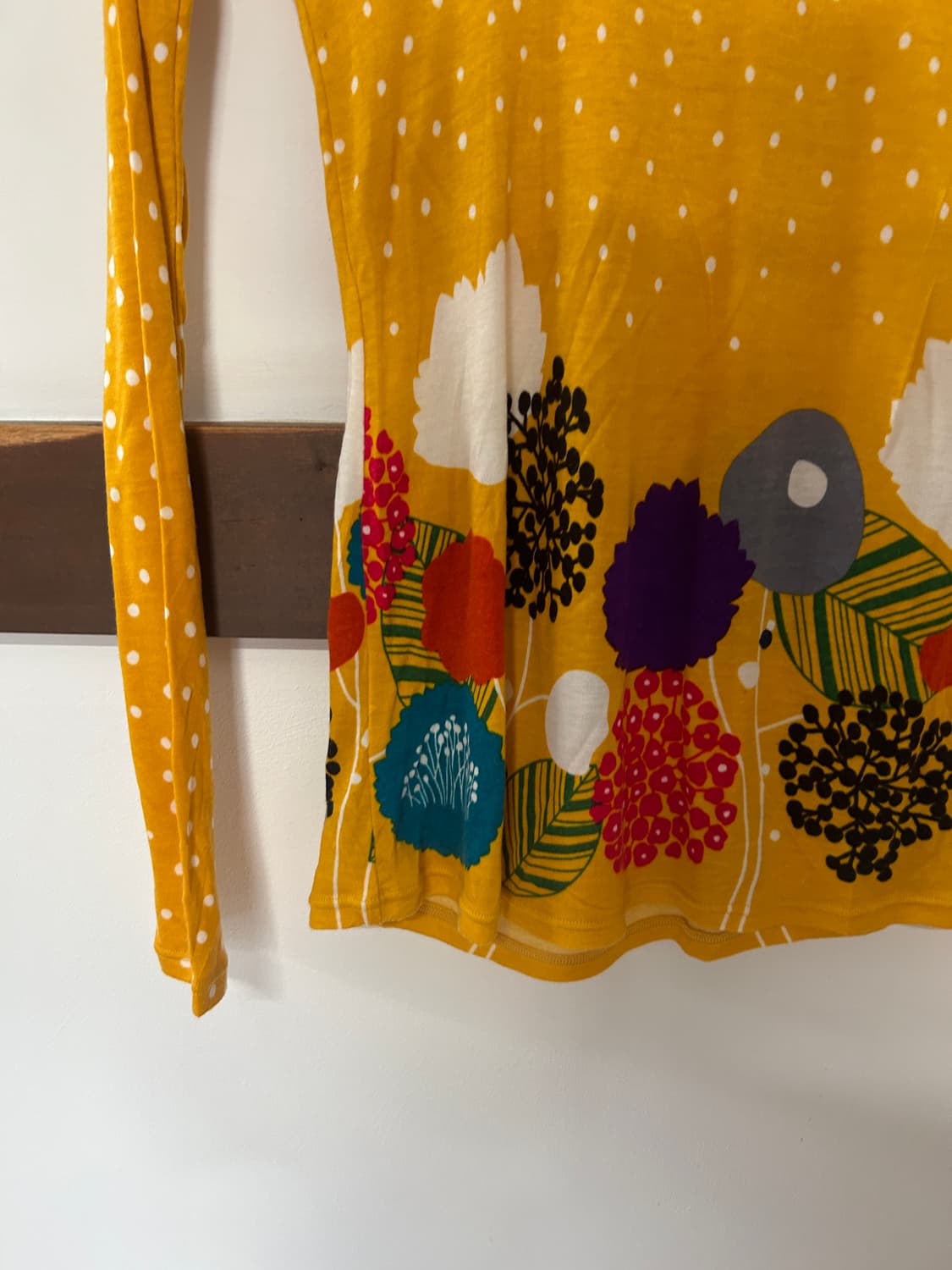 땡땡이 나뭇잎 목폴라  상품이미지3