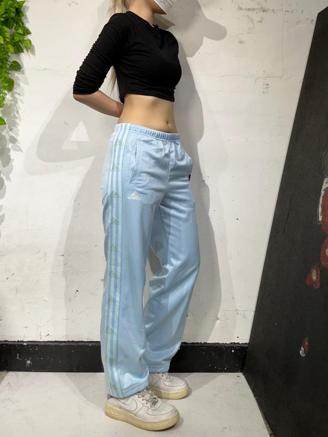아디다스 대대장 스카이 블루 삼선 와이드 트레이닝 팬츠 상품이미지1