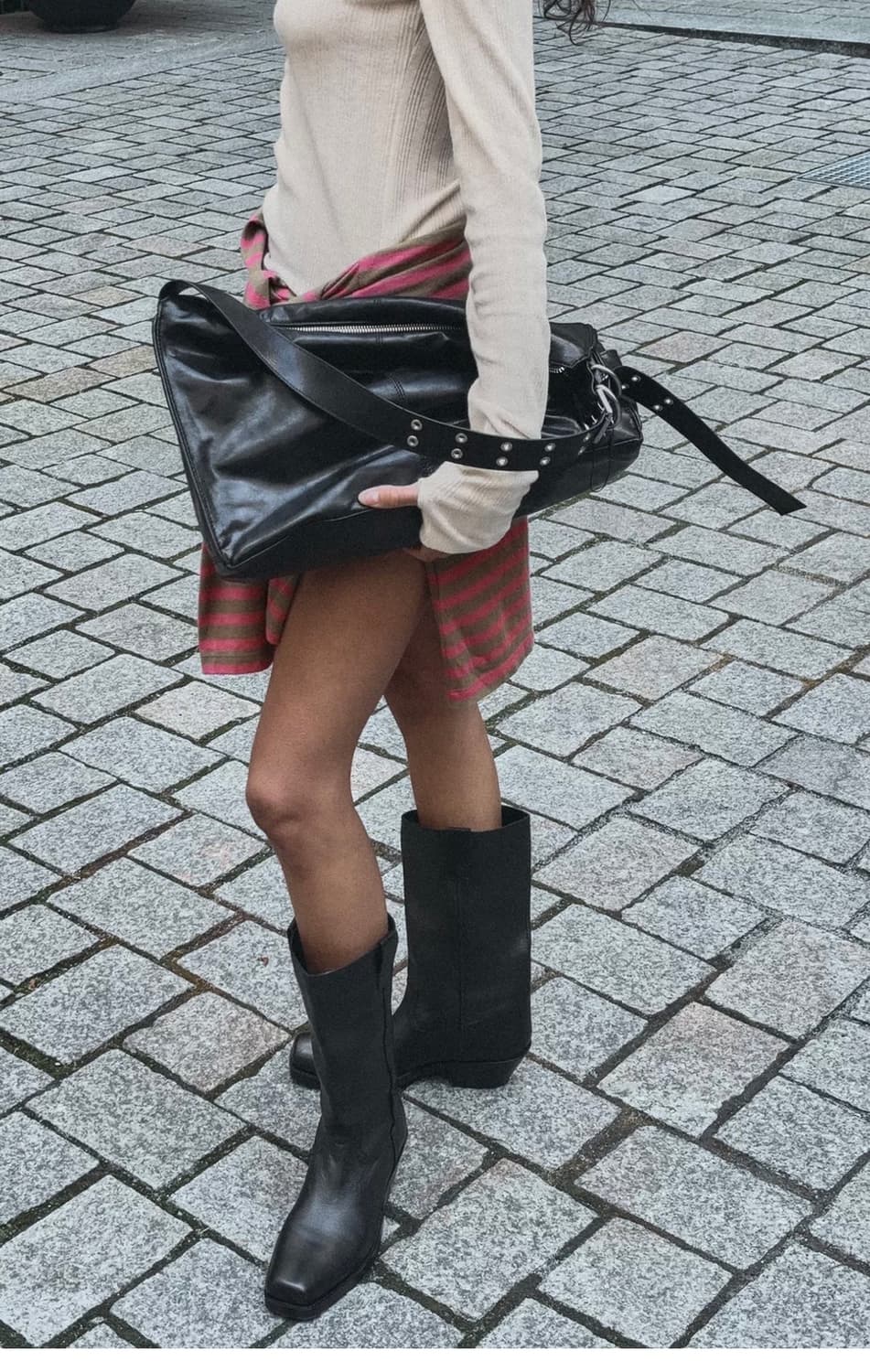 자라 메탈 아일렛 맥시 버킷백 상품이미지1