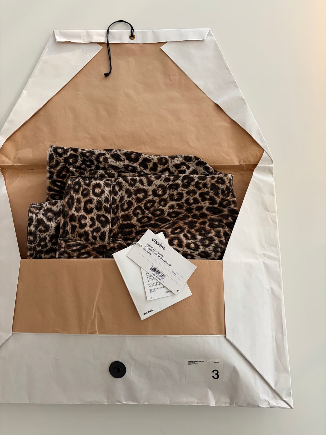 비즈빔 23ss 코로넬 쇼츠 상품이미지5