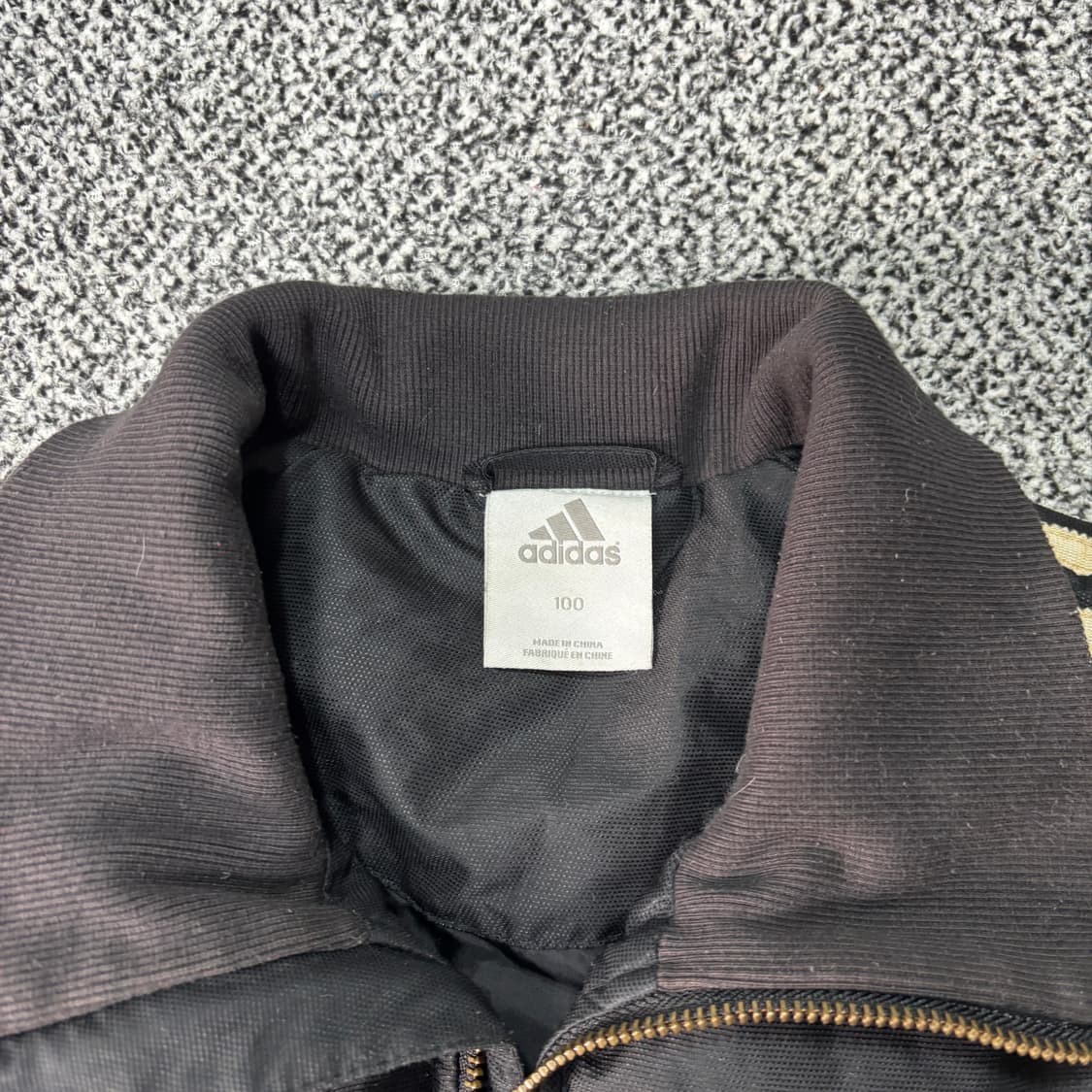 아디다스 블랙 골드 3S 다운 자켓 (100) 상품이미지4