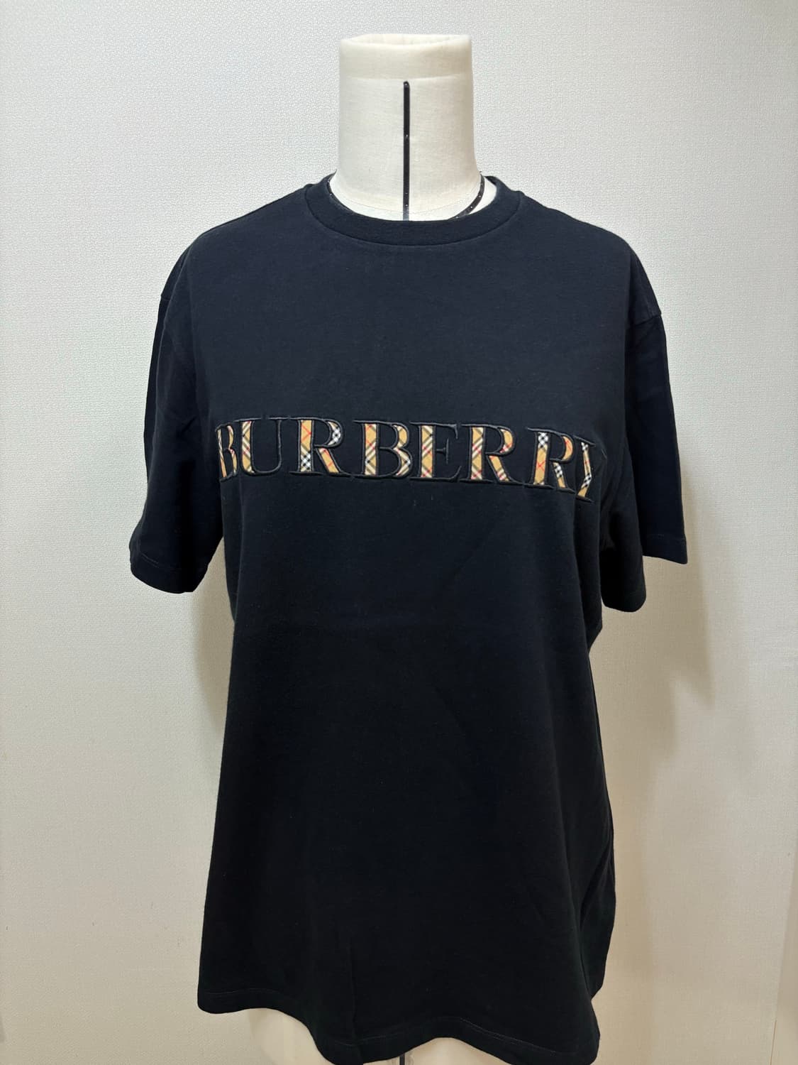 버버리 burberry 블랙 반팔 티셔츠 상품이미지1