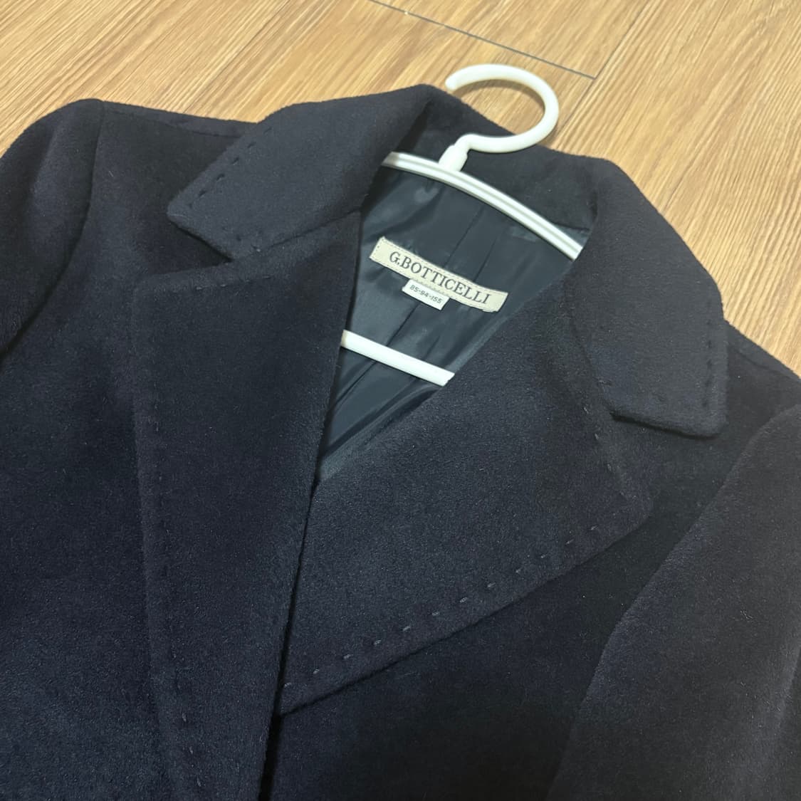 스티치포인트 블랙네이비 롱코트 상품이미지1