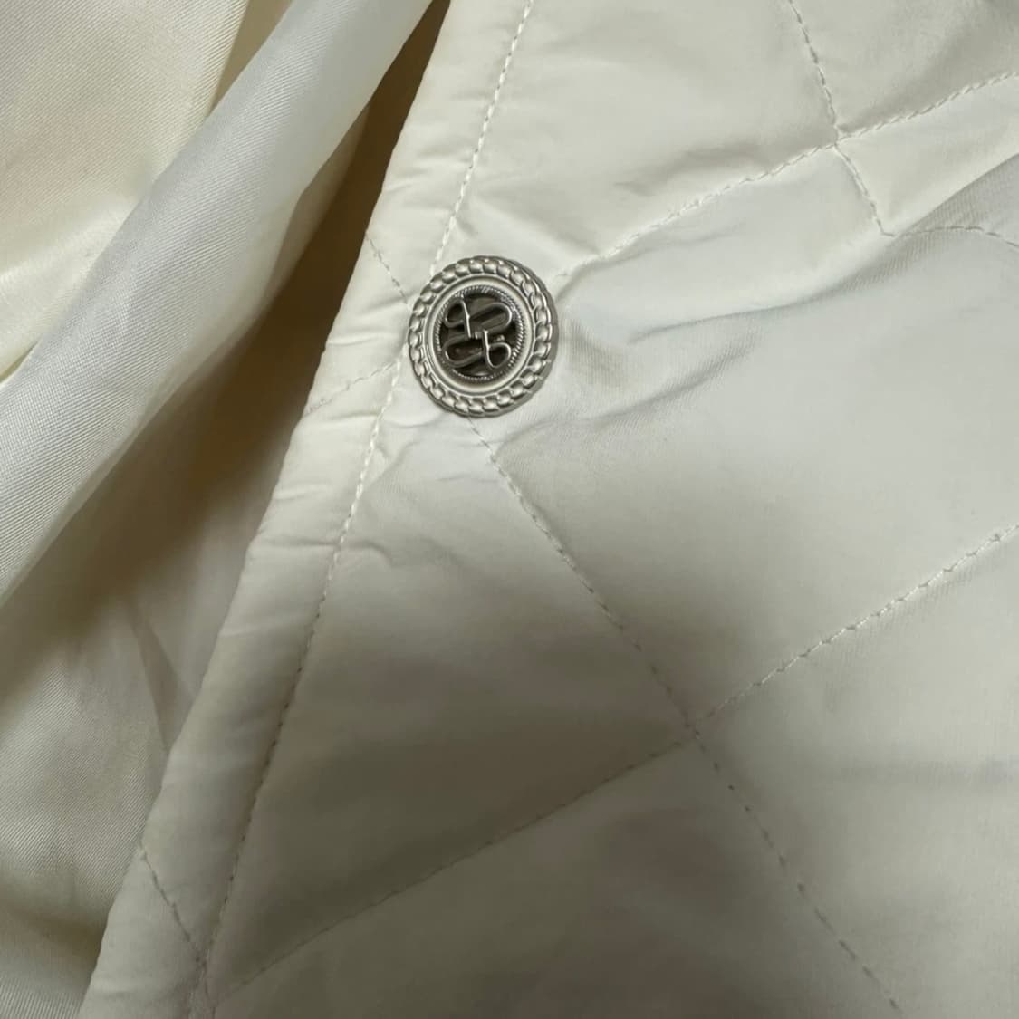 지컷 누빔 경량 패딩  상품이미지4