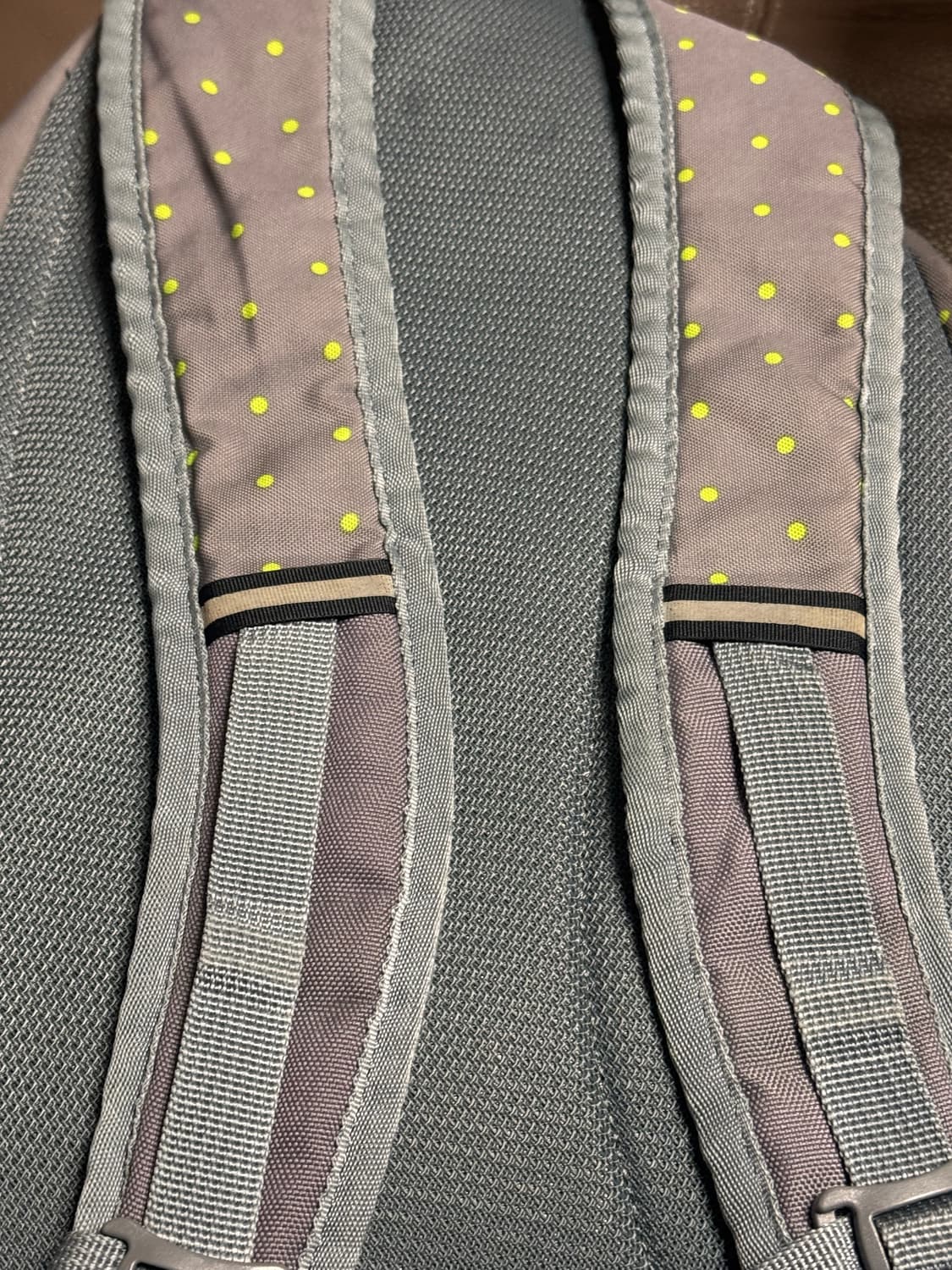 콜맨 도트 백팩 상품이미지6