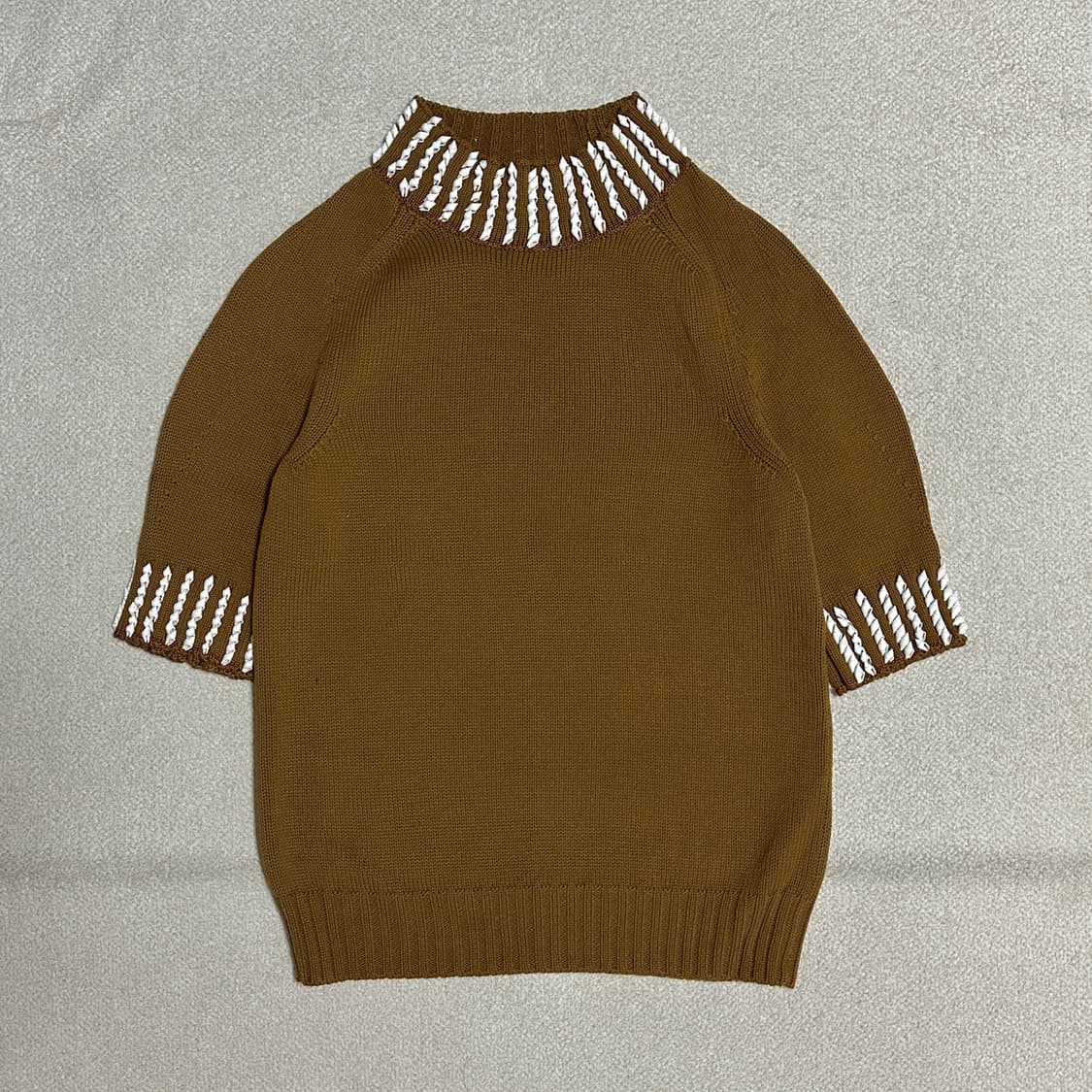 니나리치 하이넥 반팔 니트 상품이미지1