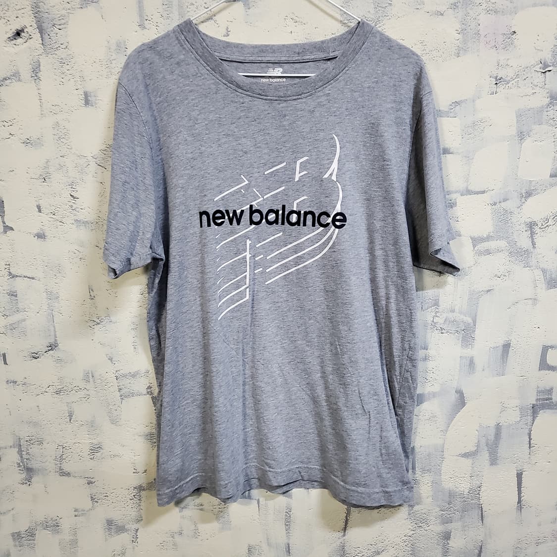 뉴발란스 로고 라운드 반팔 티셔츠  상품이미지1