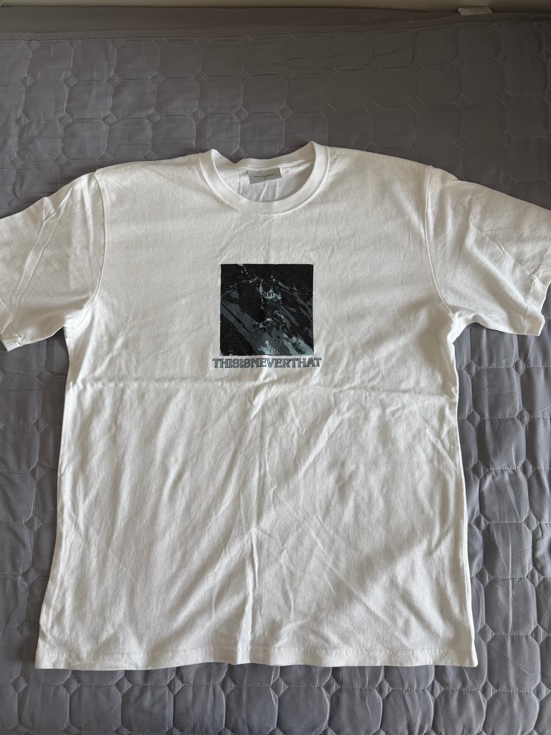 디네댓 반팔 티셔츠 L 상품이미지1