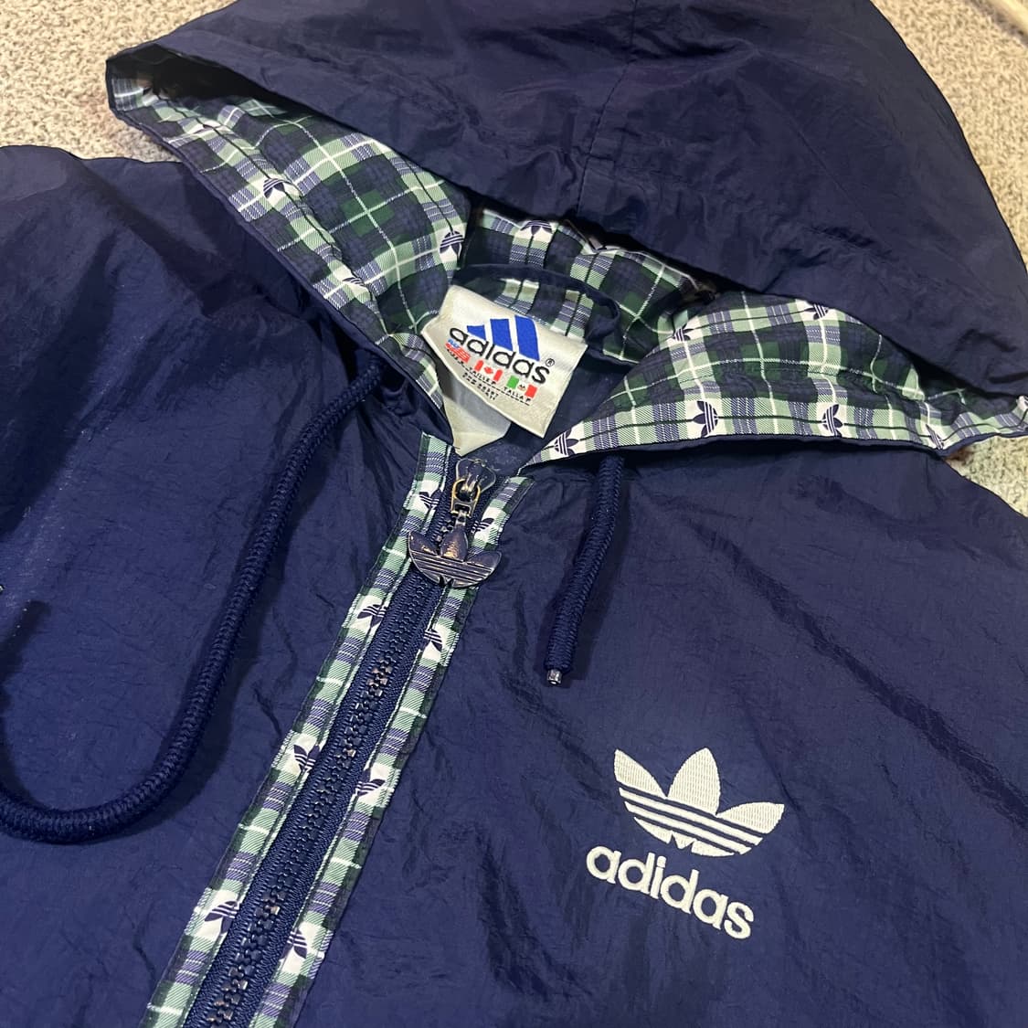 아디다스 올드스쿨 빅로고 체크 윈드 아노락 상품이미지2