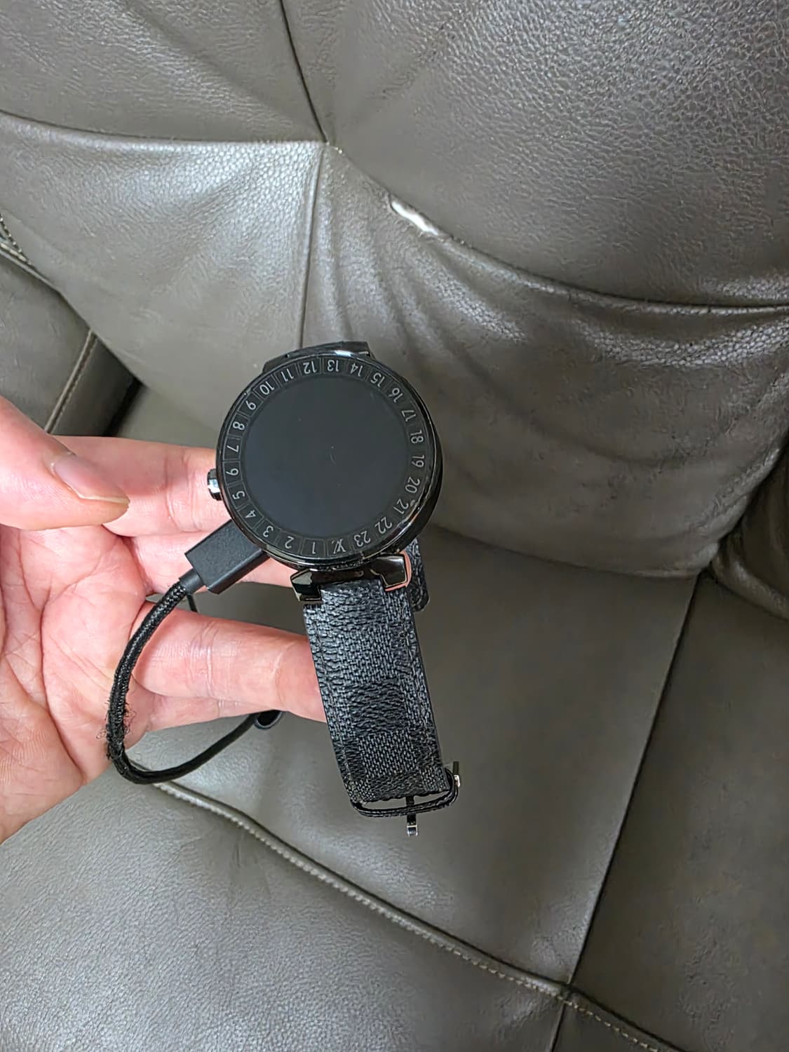 정품 루이비통 스마트워치 v1 수리용,부품용 팝니다 상품이미지3