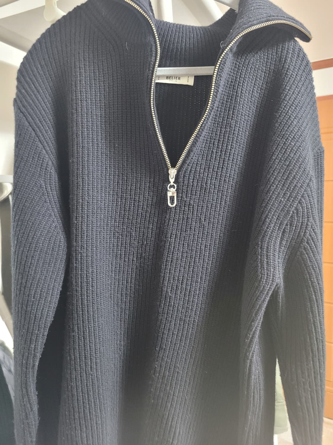 벨리에 짚업 니트 M 상품이미지1