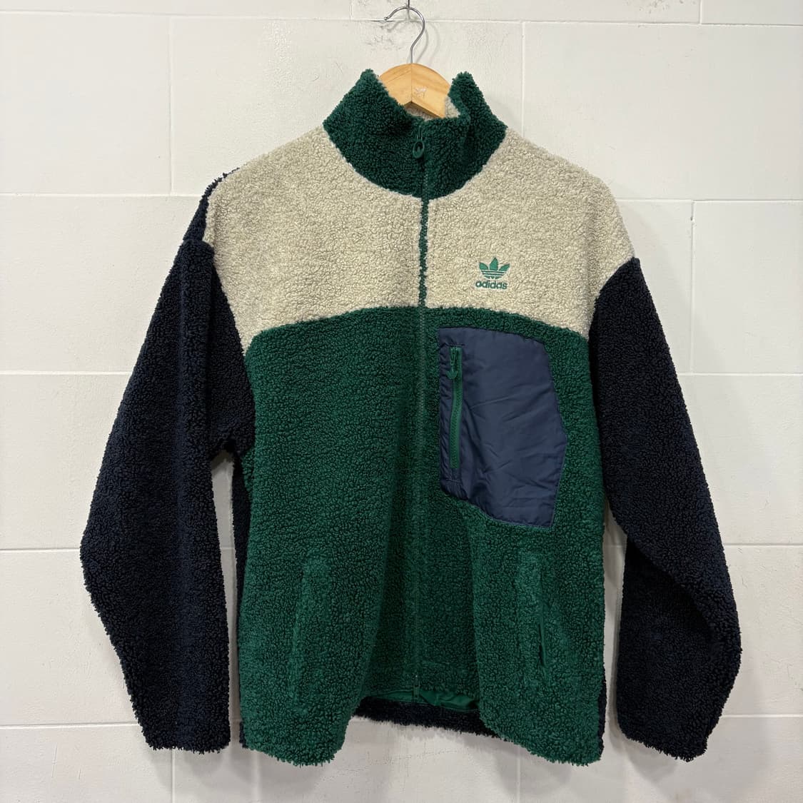 아디다스 뽀글이 플리스 자켓 상품이미지1