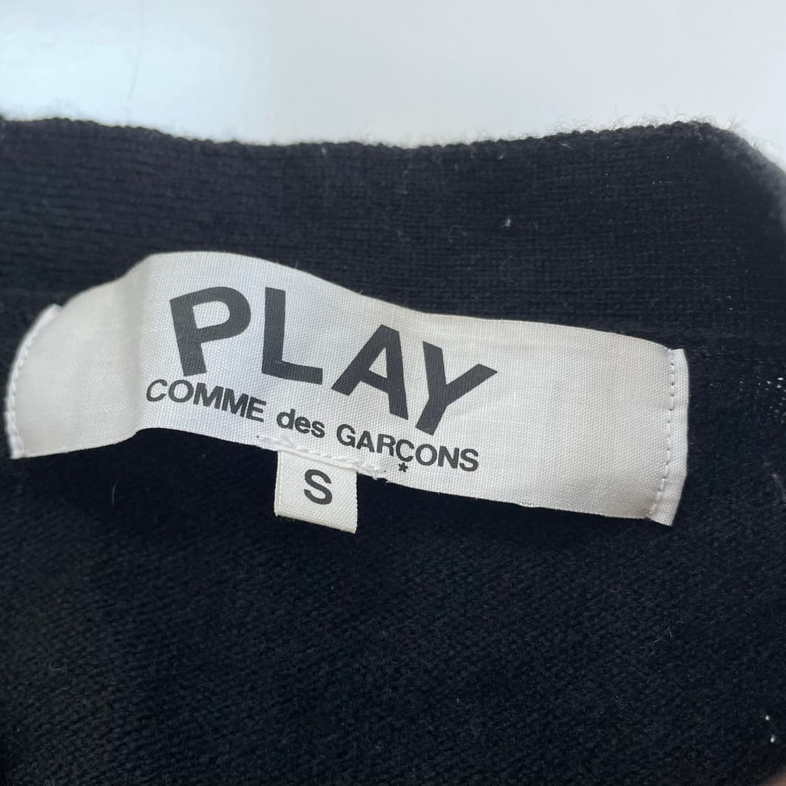 Comme des Garcons  꼼데가르송 와펜 블랙 니트 가디건 상품이미지4