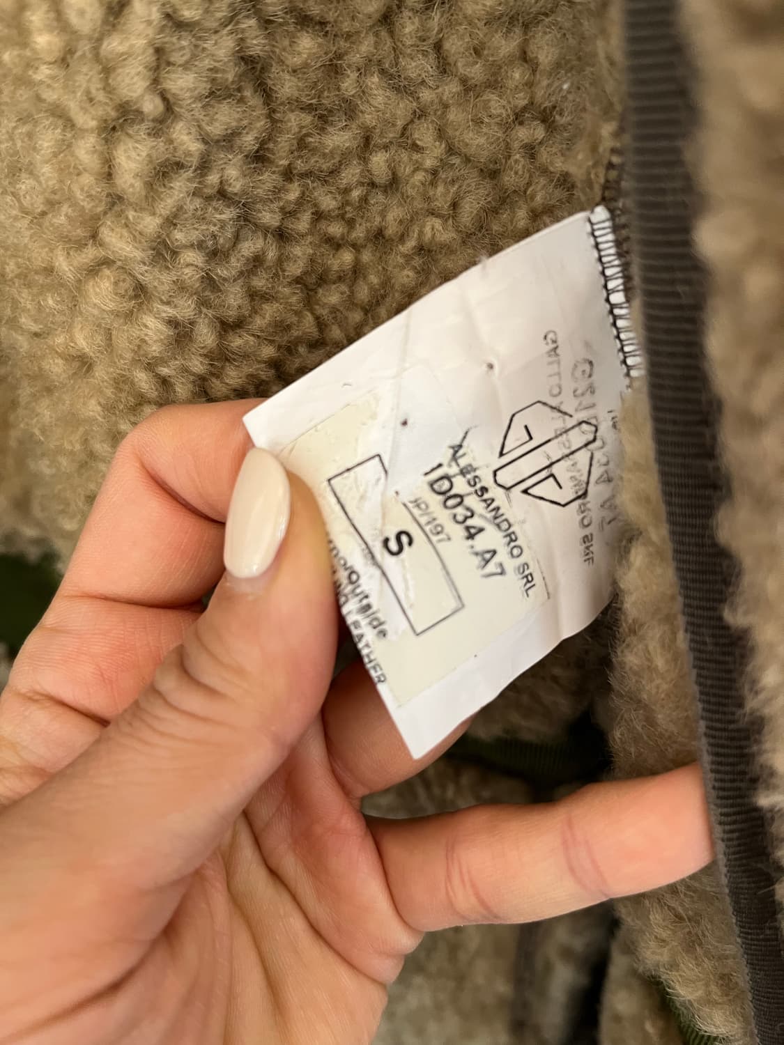 골든구스 무톤 시어링 코트 상품이미지5