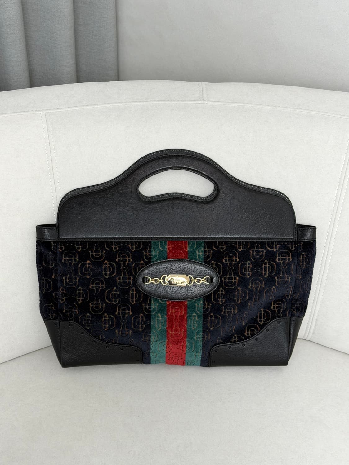 구찌 GG 벨벳 웹 스트라이프 토트백 상품이미지2