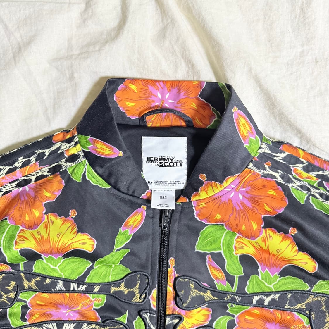 아디다스 x 제레미스캇 플라워 패턴 트랙탑 상품이미지4