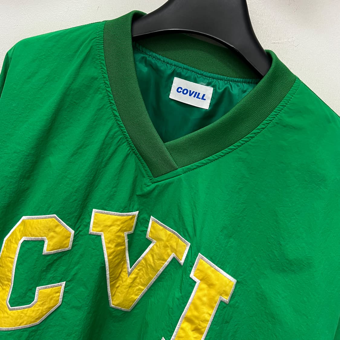 COVILL 브이넥 오버핏 나일론 웜업 FREE 상품이미지3