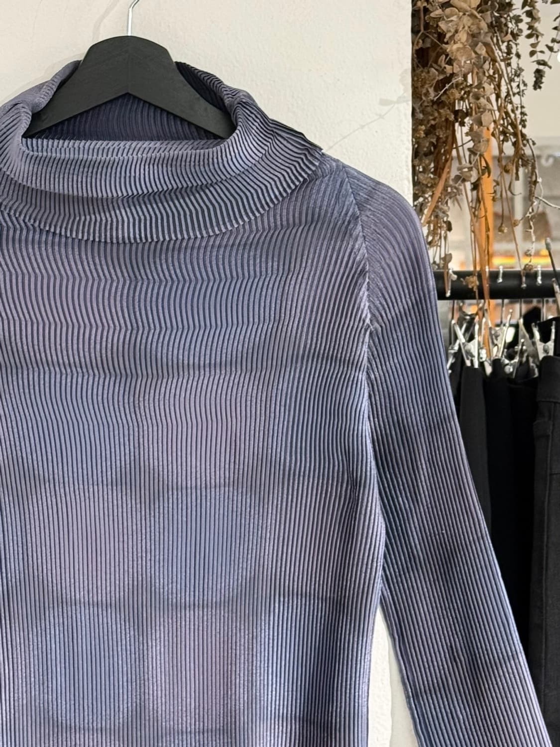 이세이 미야케 에이폭 바이올렛 하이넥 롱 슬리브 탑 상품이미지3