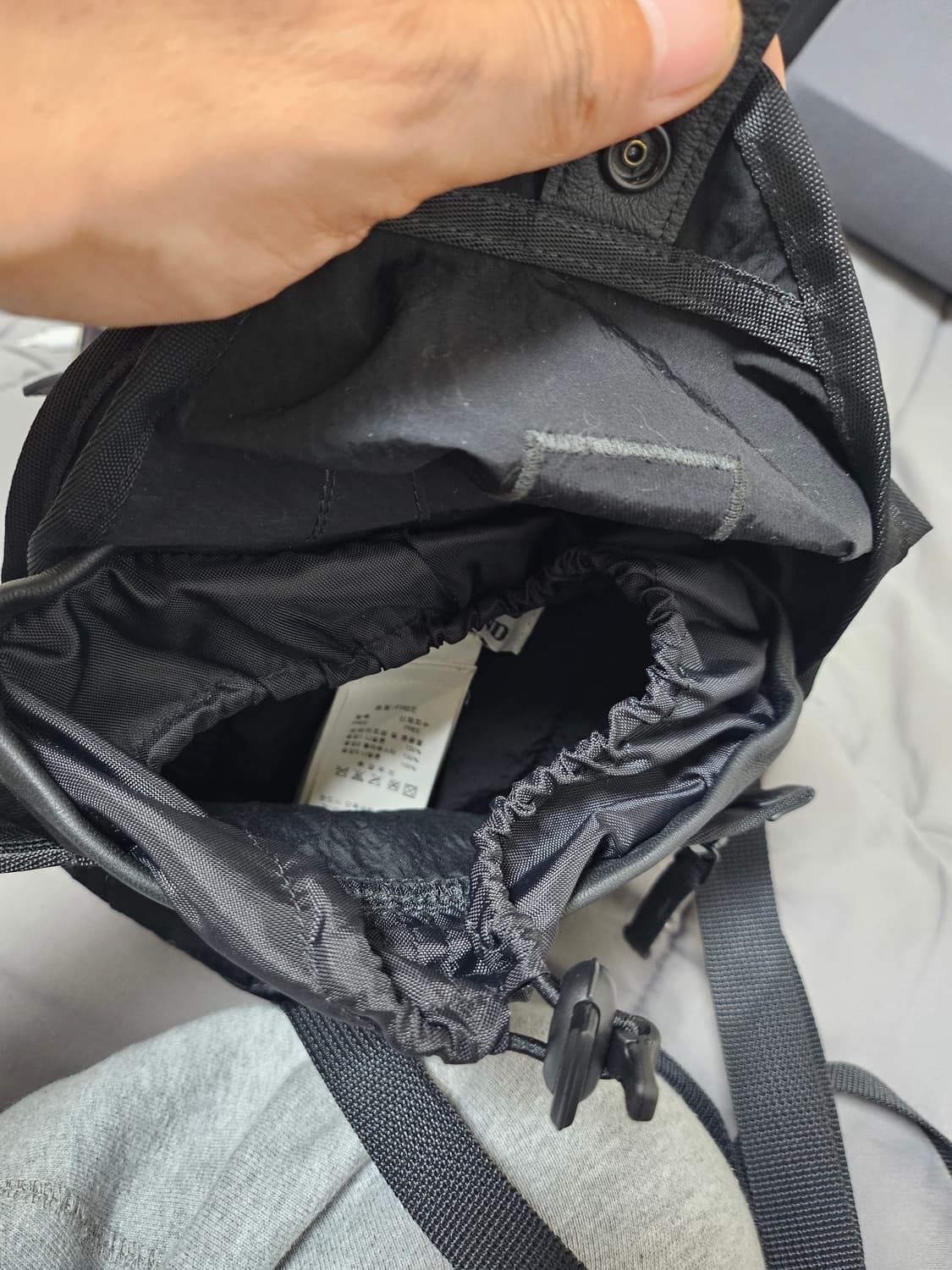 스톤 아일랜드  멀티 스트랩 미니백(남여공용) 상품이미지4