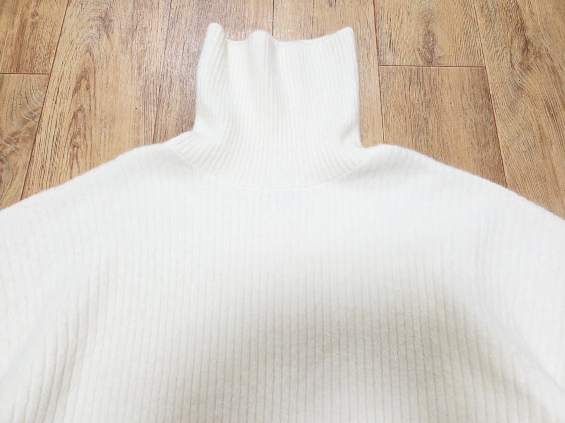 앤아더스토리즈(& Other Stories) 오버사이즈 터틀넥 니트원피스 상품이미지4