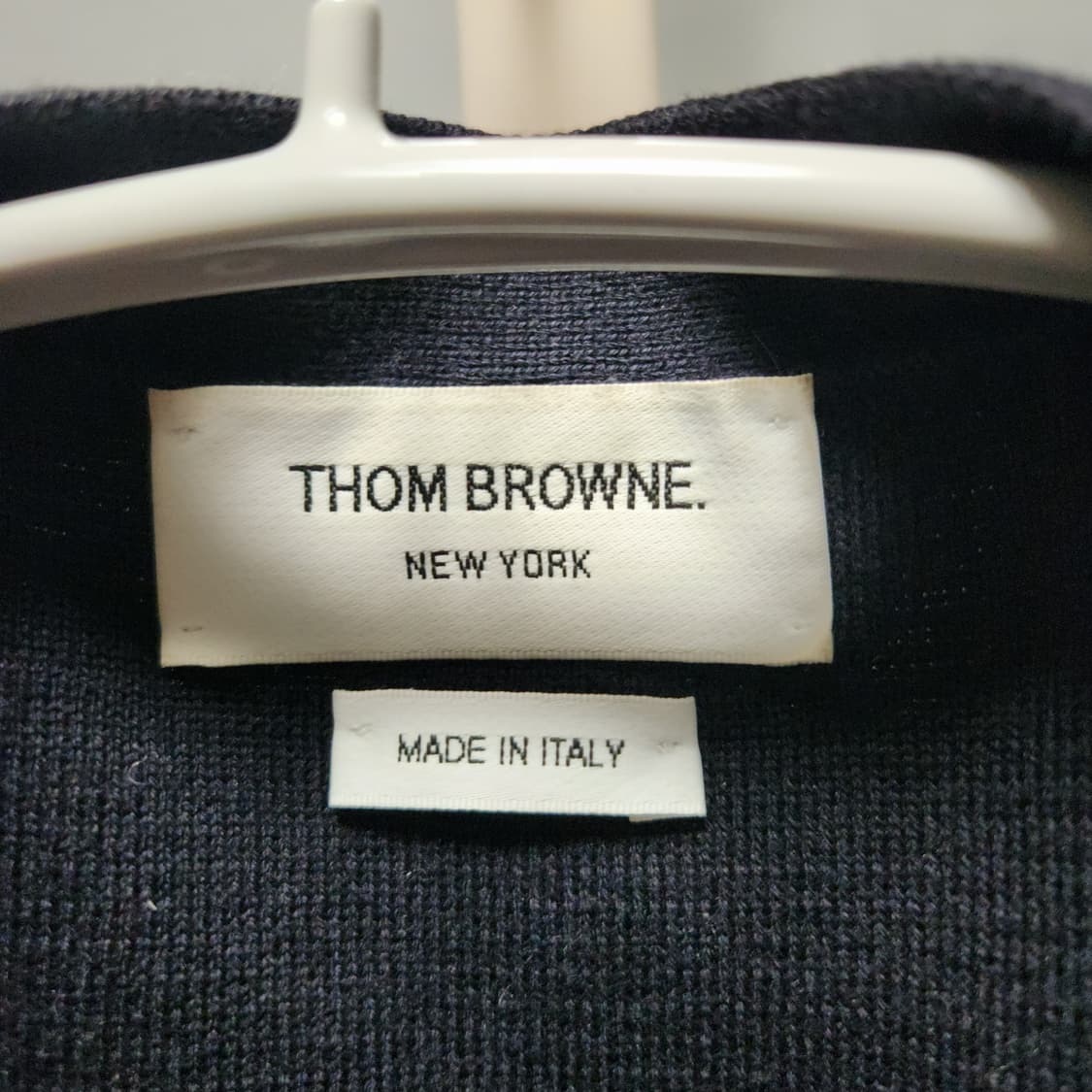 [2/정품 최저가] 톰브라운 밀라노스티치 금장 가디건 상품이미지6