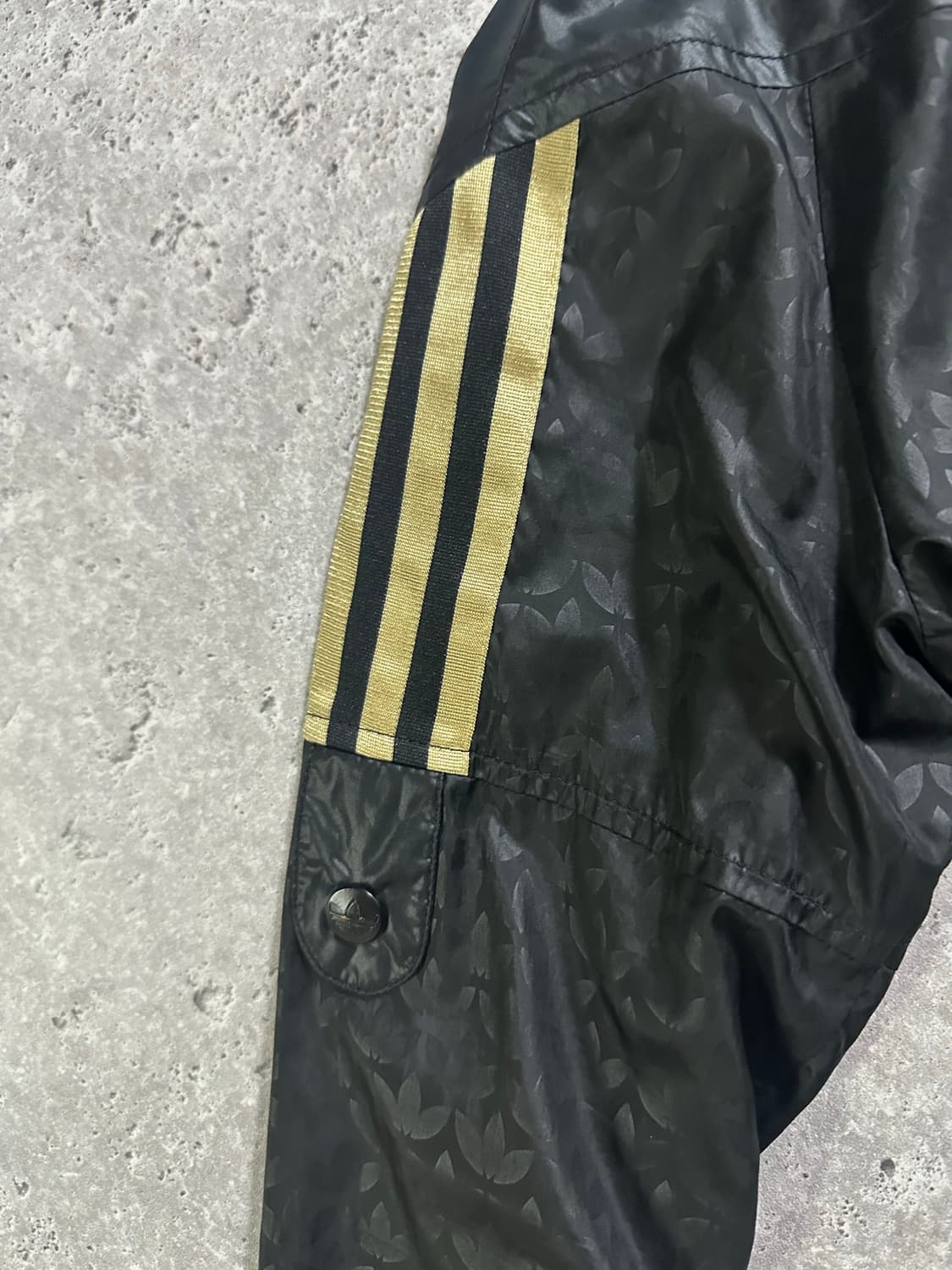 adidas 글로시브레이크 골드 모노그램 자켓 상품이미지4