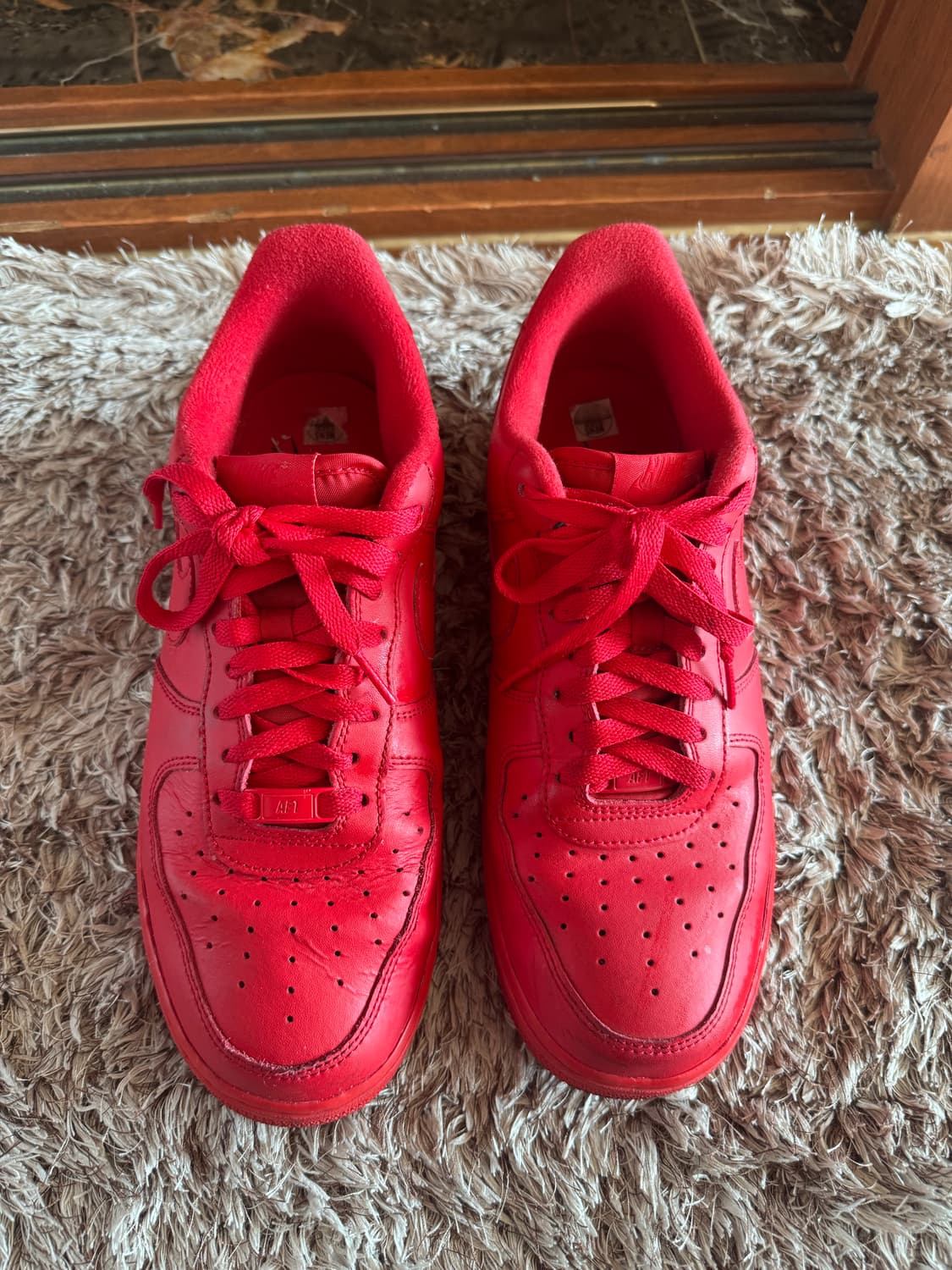 [275] 나이키 에어포스 1 '07 LV8 로우 트리플 레드 상품이미지1