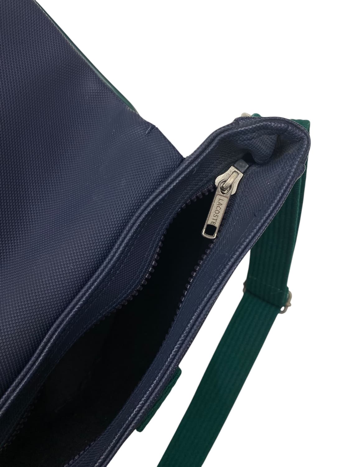 라코스테 반달 네이비 크로스백 상품이미지4