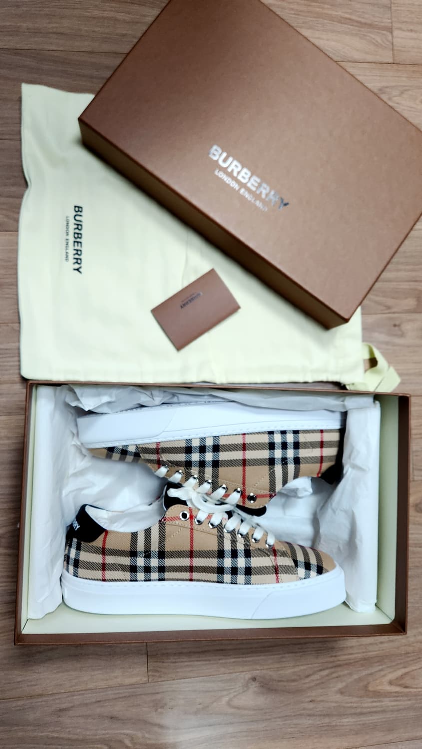 버버리 체크 스니커즈 새상품 풀박스 상품이미지1