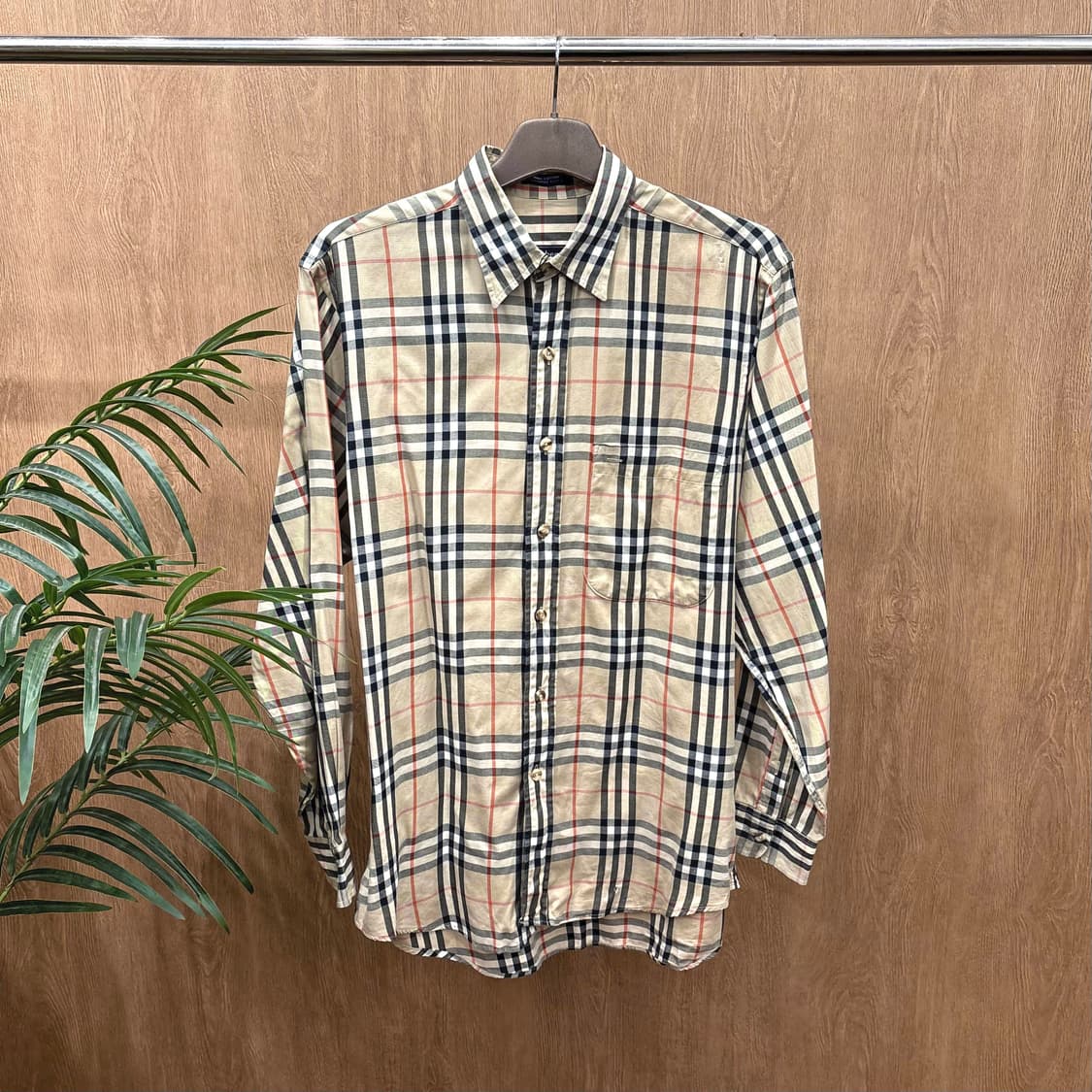 버버리 코튼 긴팔 셔츠 노바 체크 패턴 디테일 레귤러핏 베이지 상품이미지1