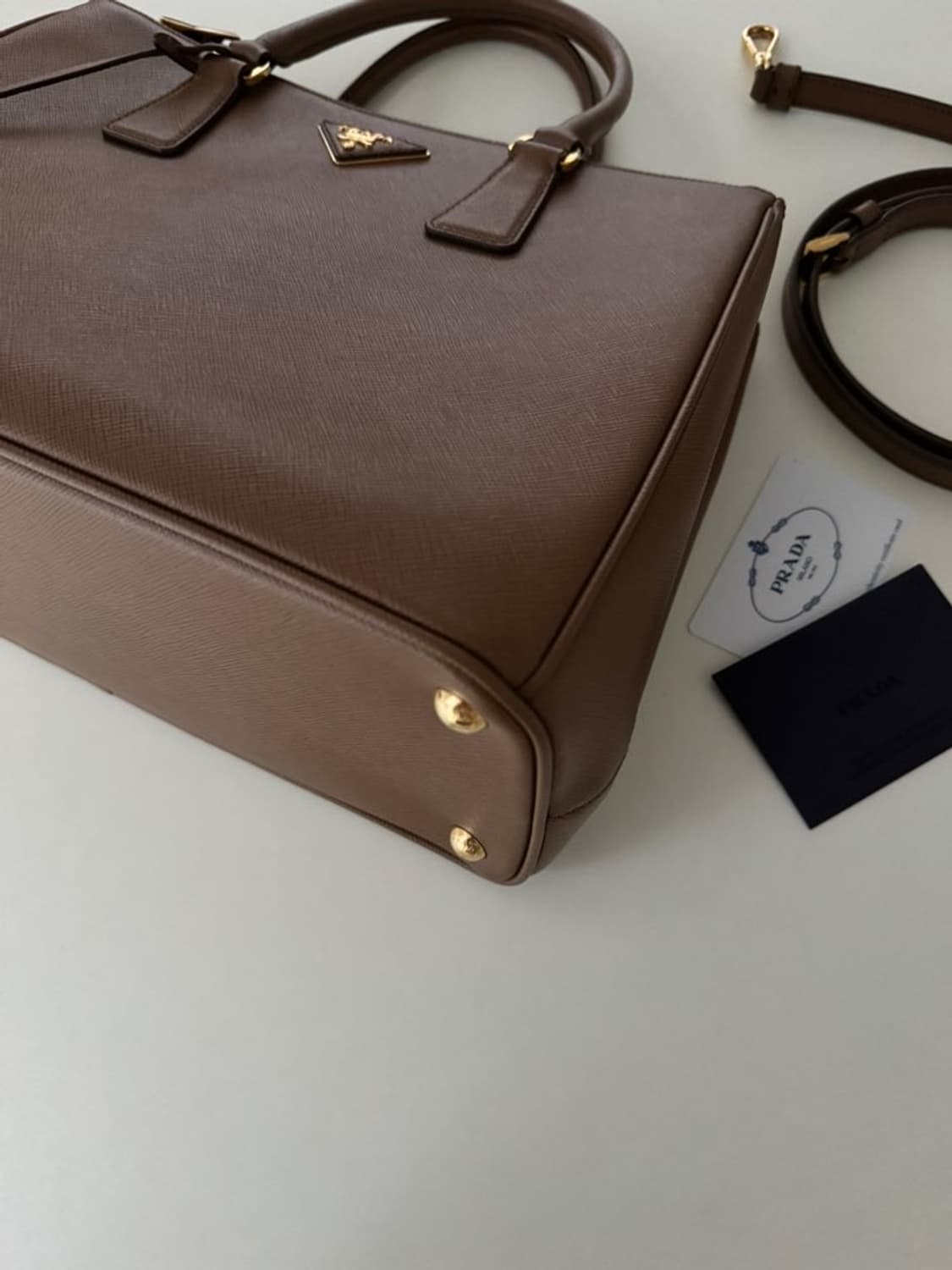 프라다 갤러리아 미디움 사피아노 브라운 상품이미지5
