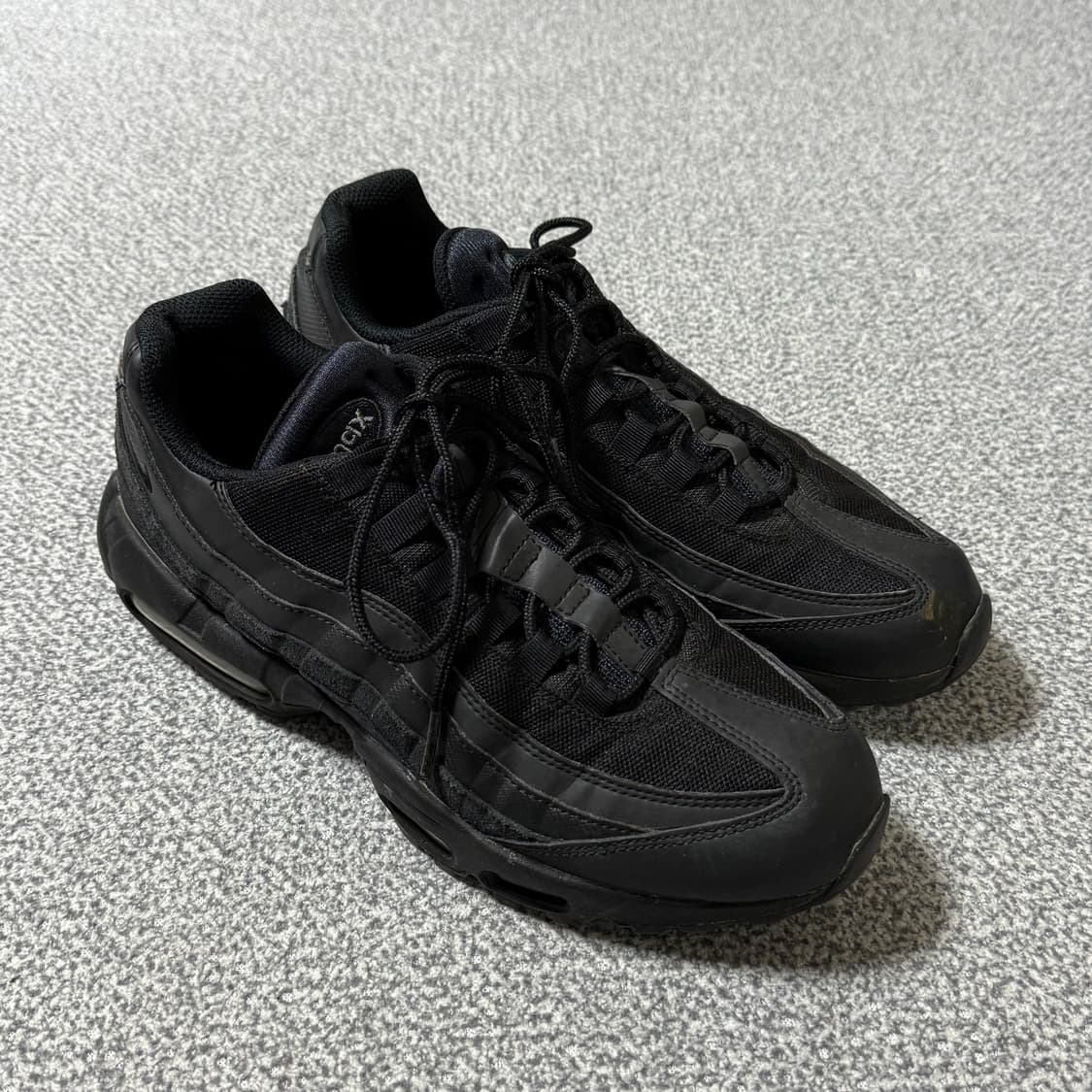 [정가 26만원] 나이키 에어맥스 95 트리플블랙 285 상품이미지4