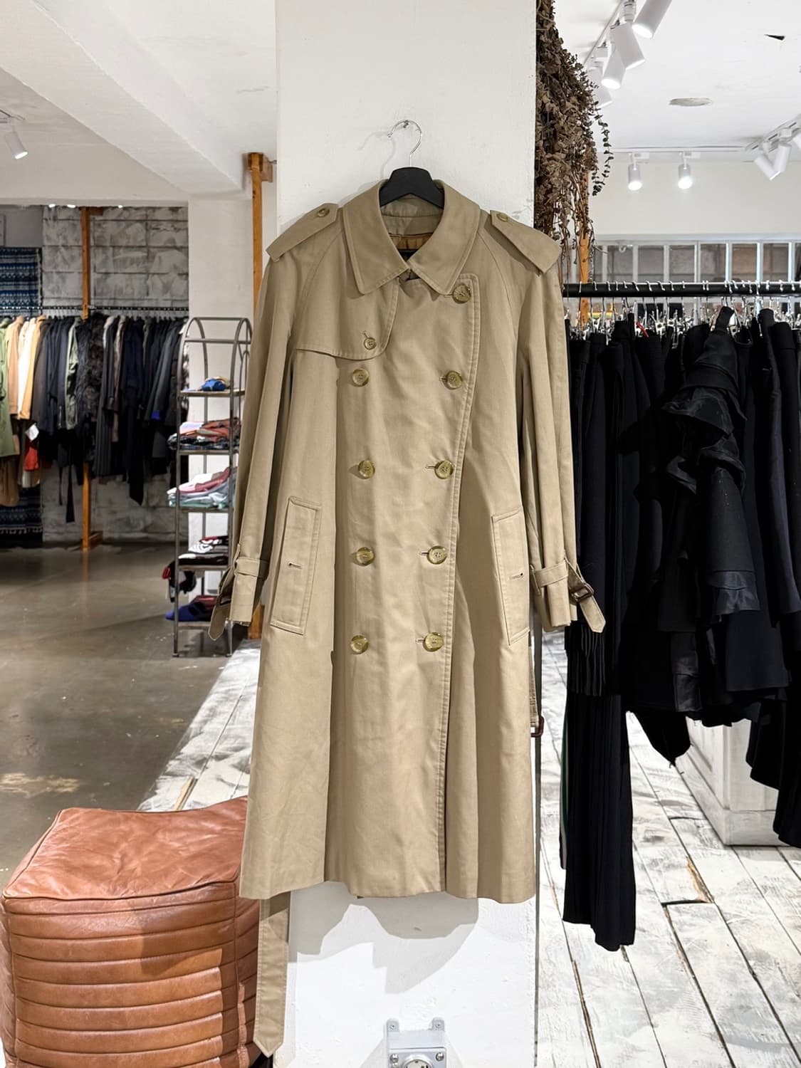 버버리 베이지 더블 브레스티드 벨티드 트렌치 코트 상품이미지1