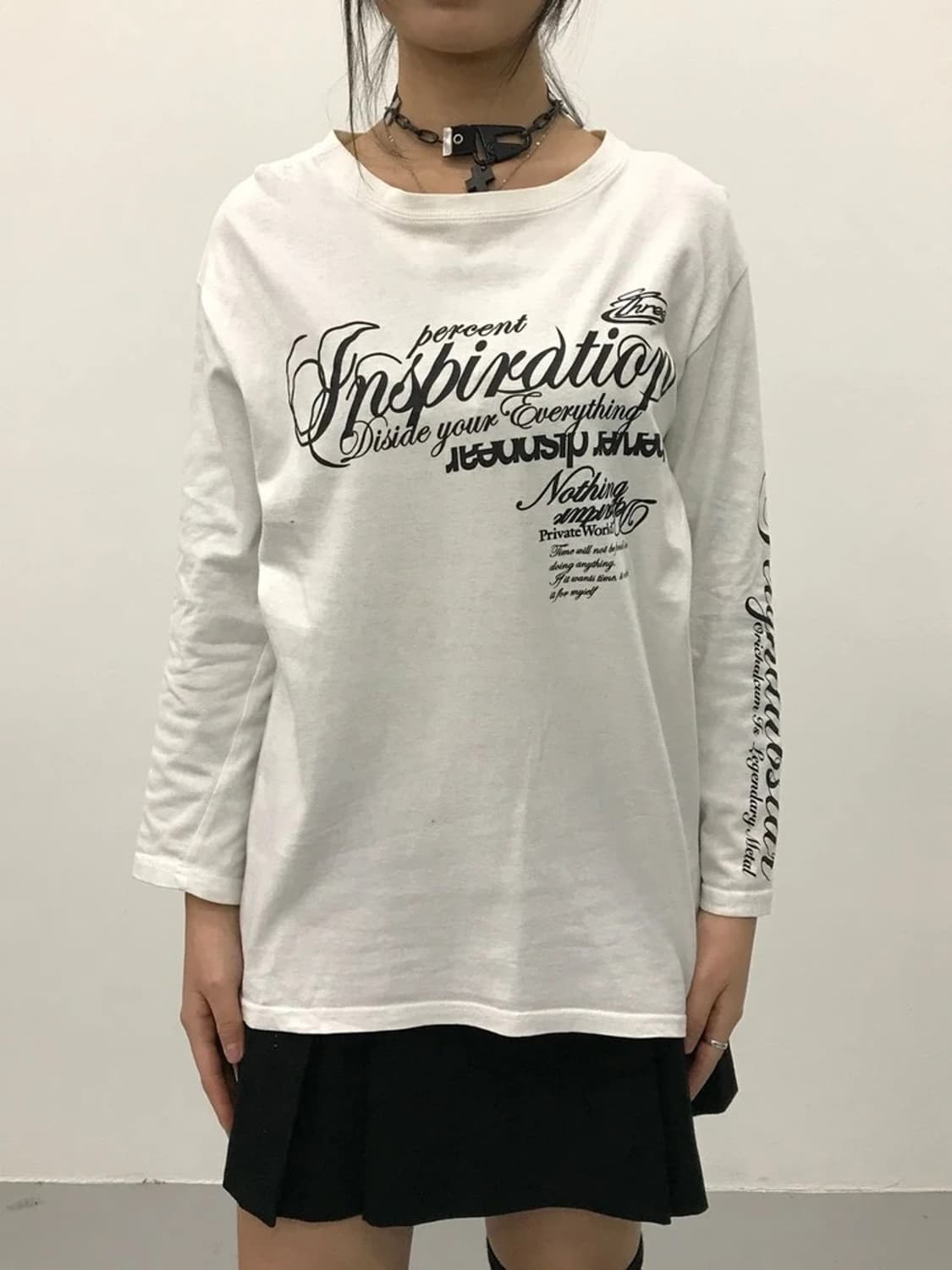 Beaumere Graphic Long Sleeve Tee 상품이미지2