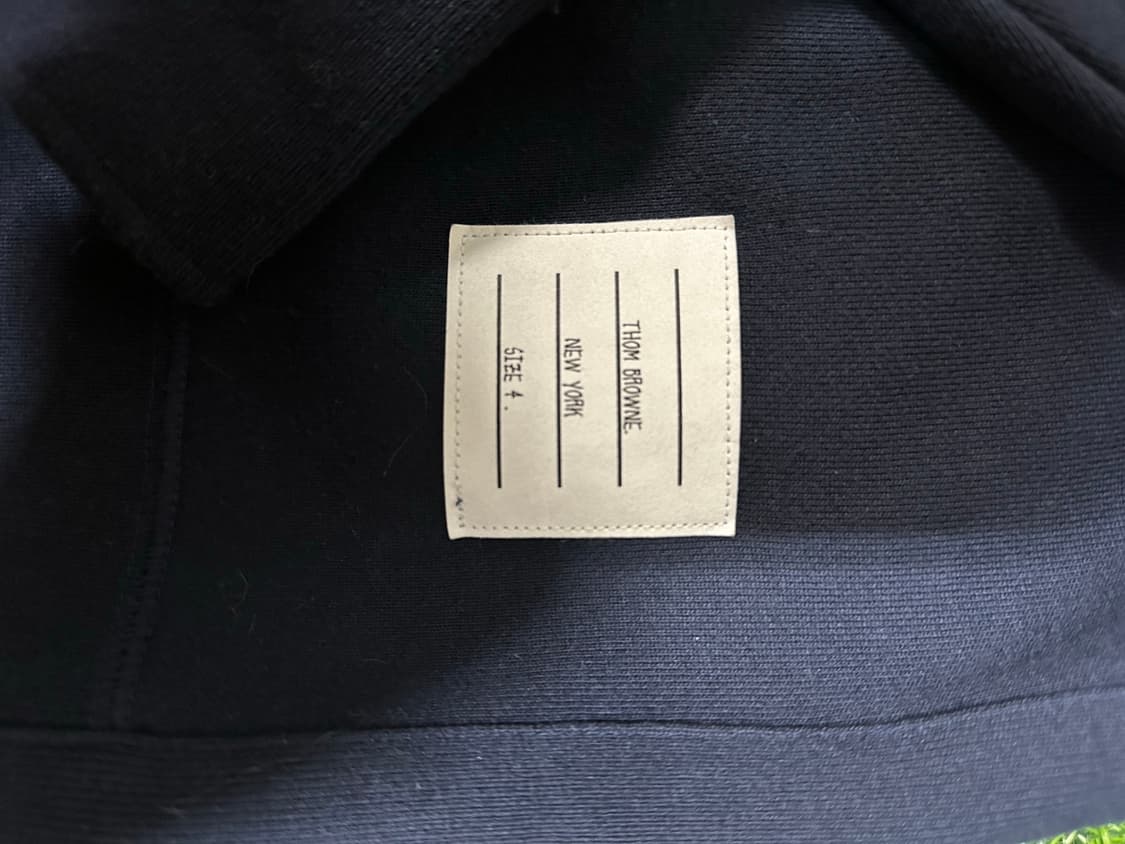 톰브라운 네이비 맨투맨 상품이미지2