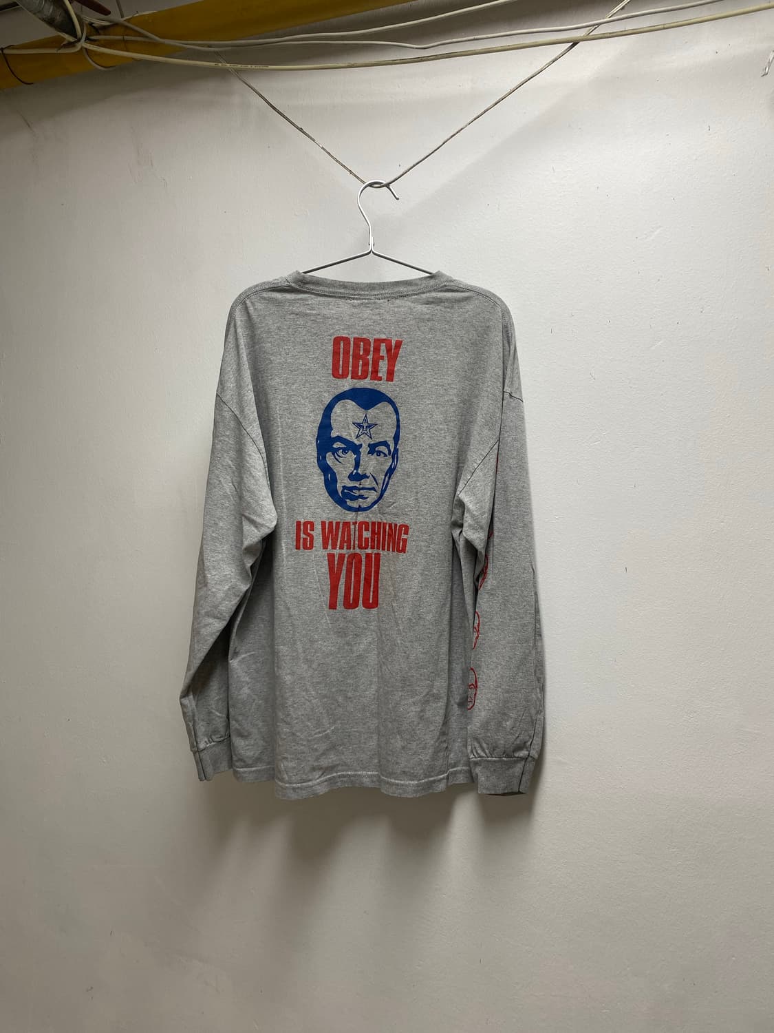 오베이 롱슬리브 “Obey is Watching You" 긴팔티 상품이미지8