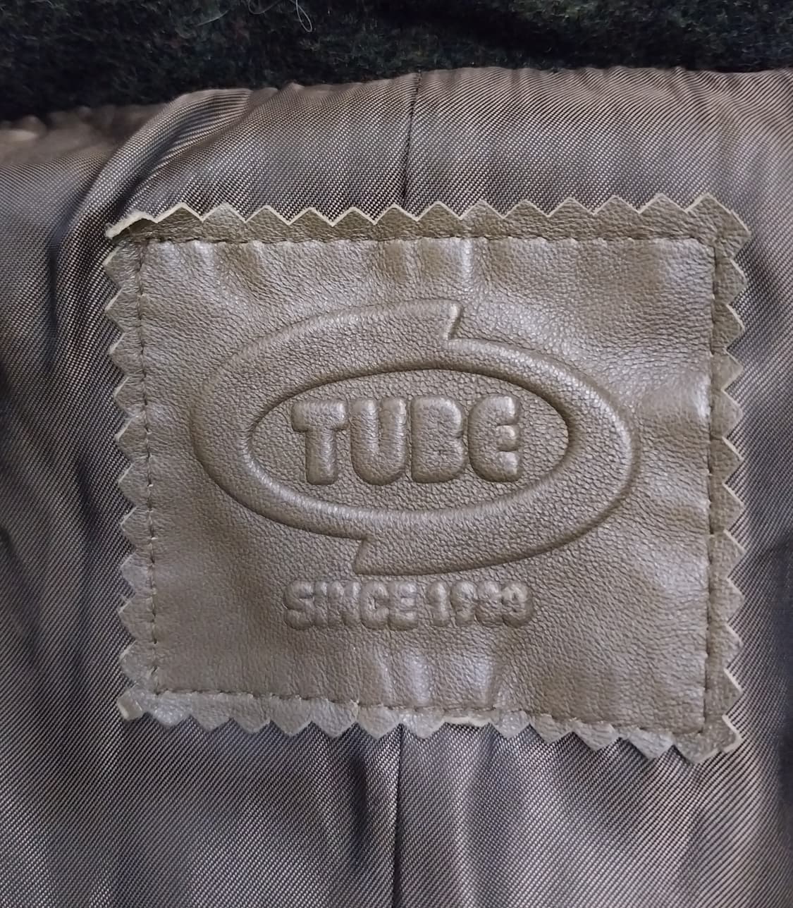 TUBE 양가죽 후드 퍼 패딩코트 (후드분리됨) 상품이미지4